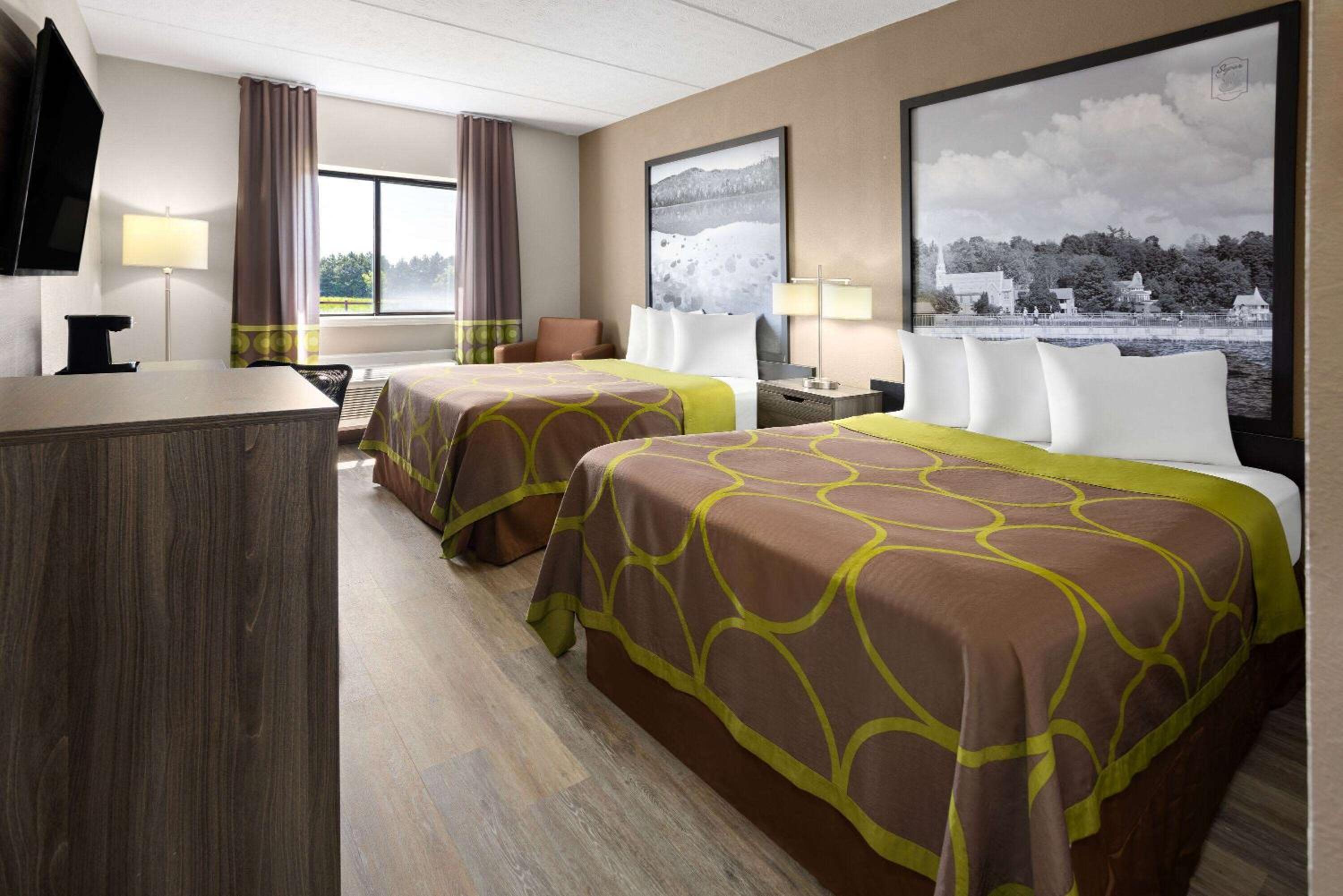 Deluxe Queen Room with Two Queen Beds - Non-Smoking