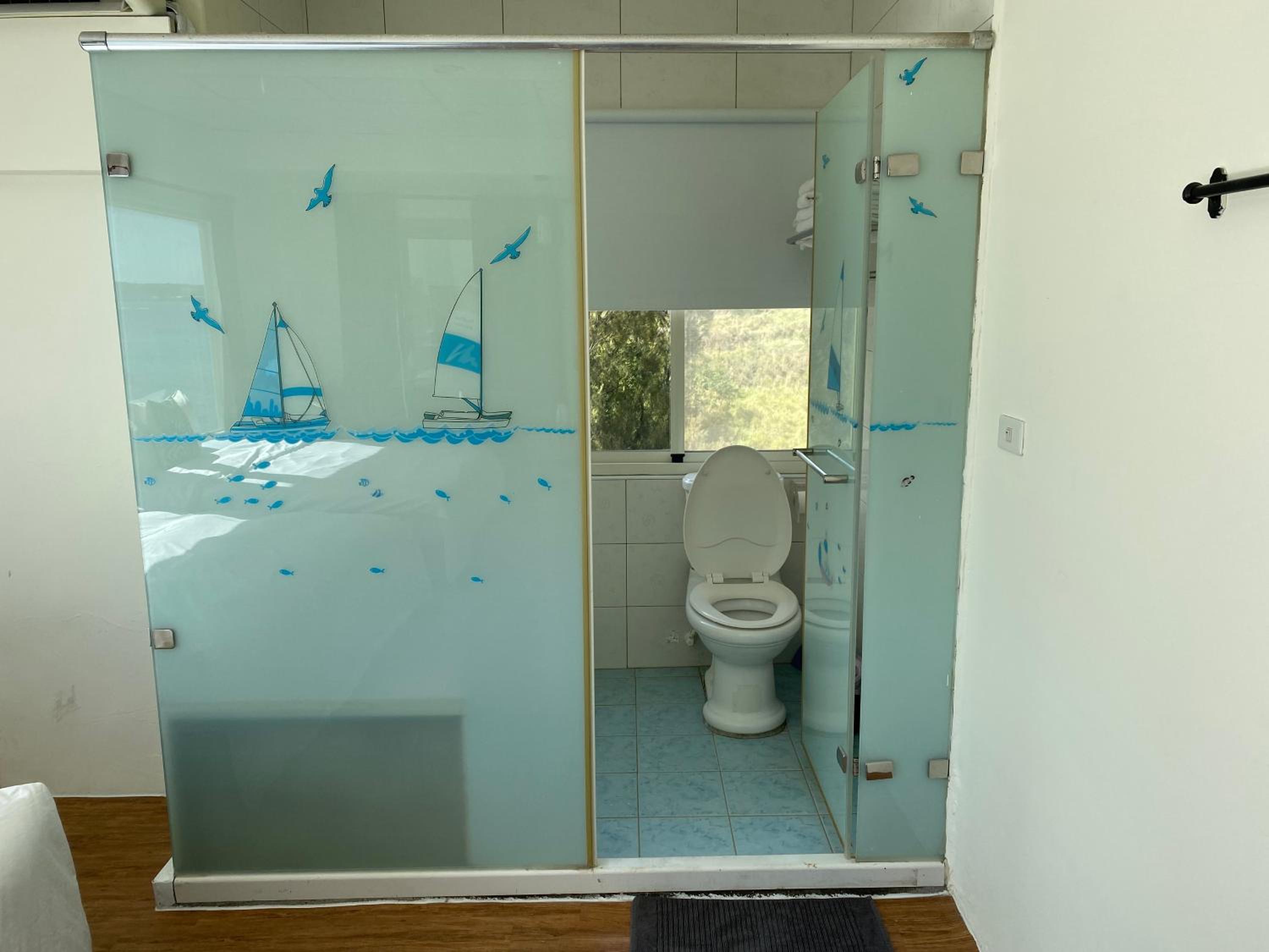 Quadruple Room with Bath photo 2