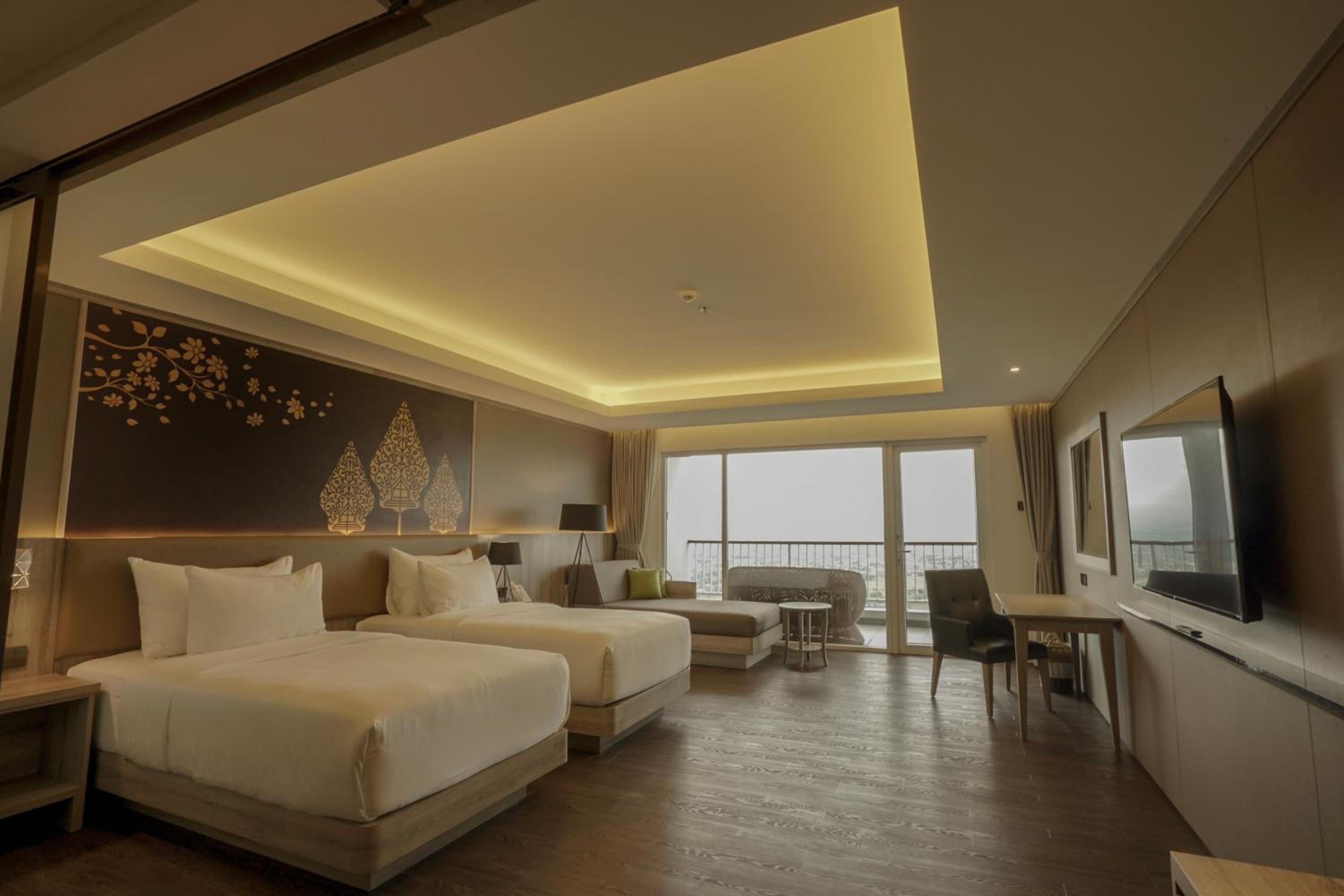 Premier Twin Room with Balcony