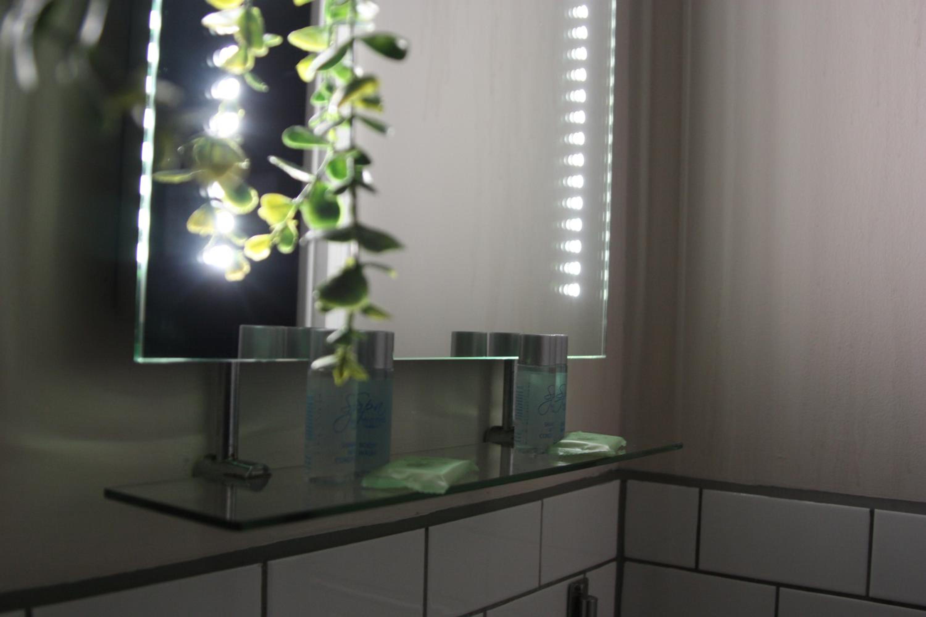 One-Bedroom Apartment - Photo 9