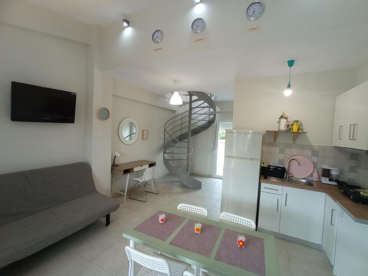 One-Bedroom House photo 1
