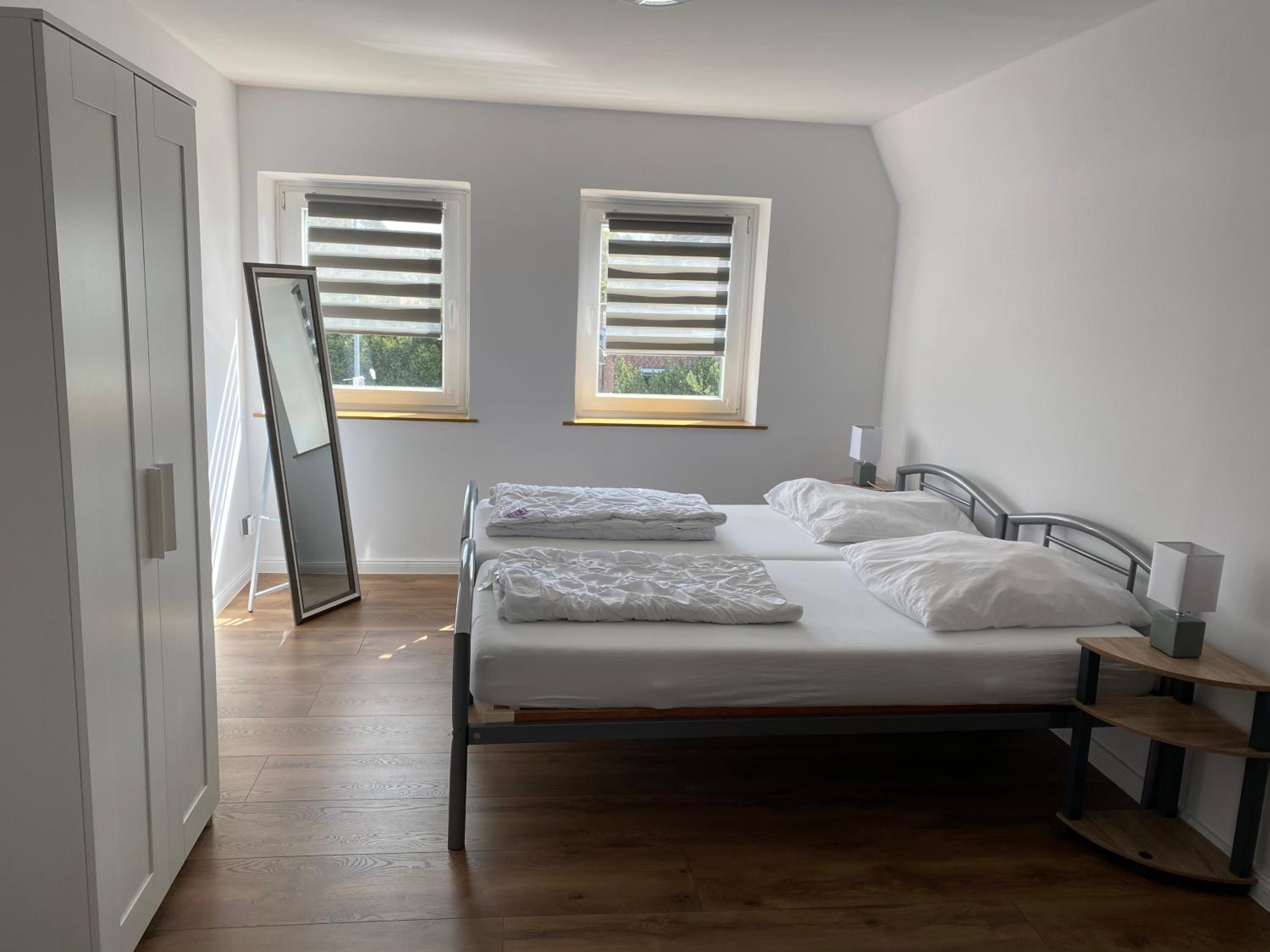 Two-Bedroom Apartment - Photo 2