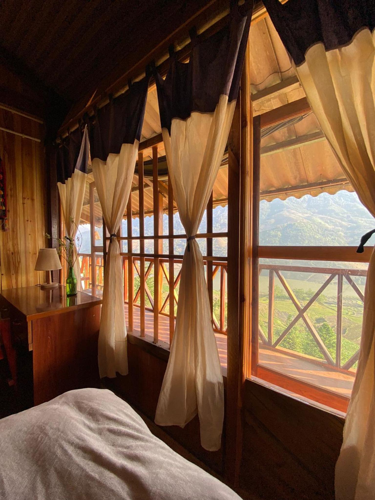 King Room with Mountain View photo 2
