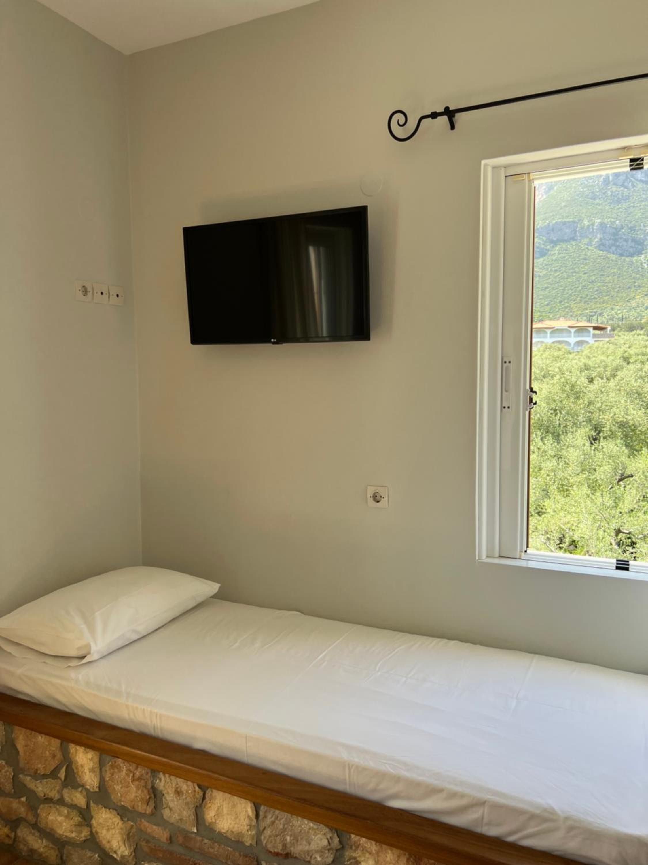 Apartment with Mountain View photo 1