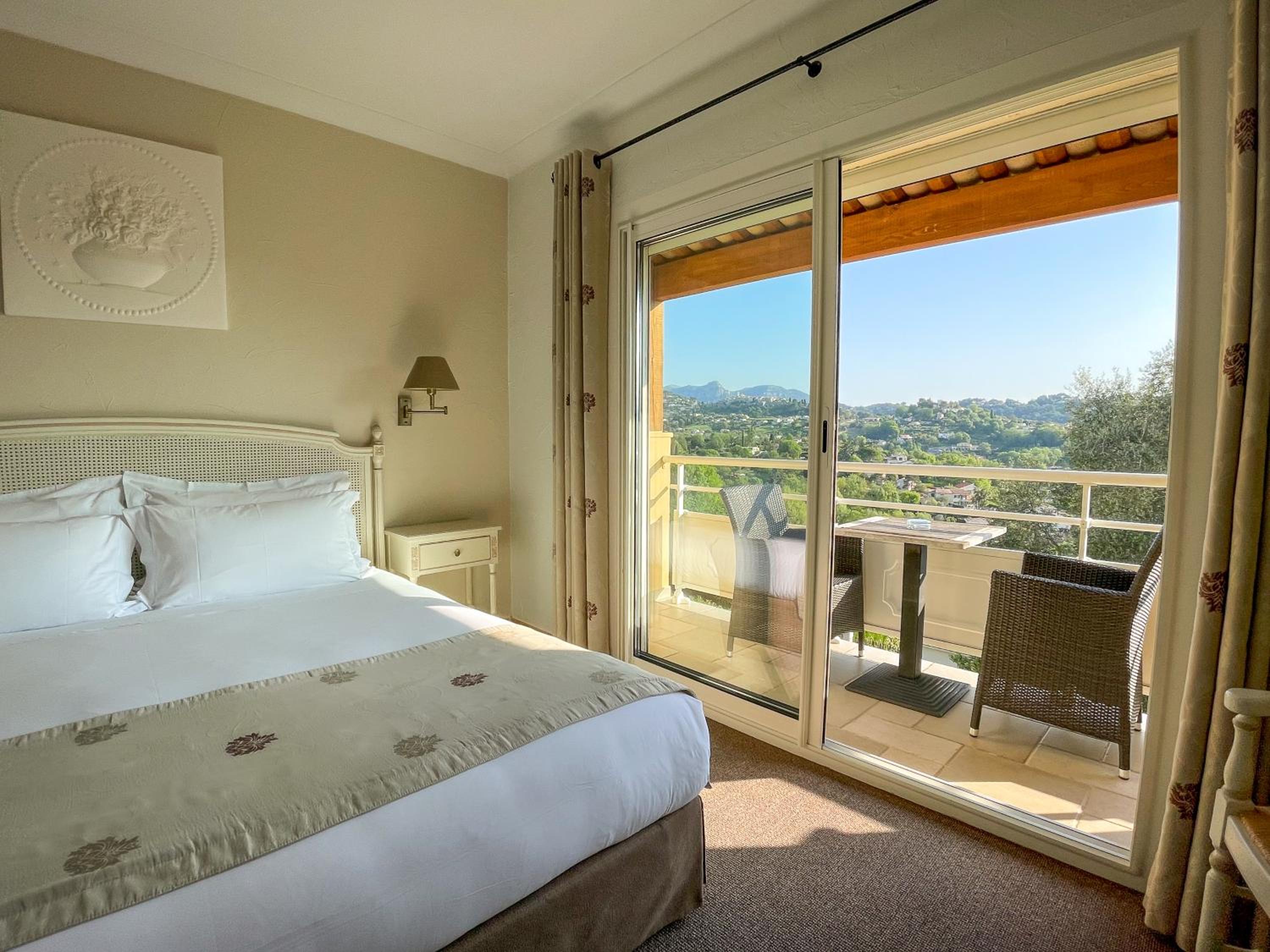 Superior Double Room with Balcony - Photo 1