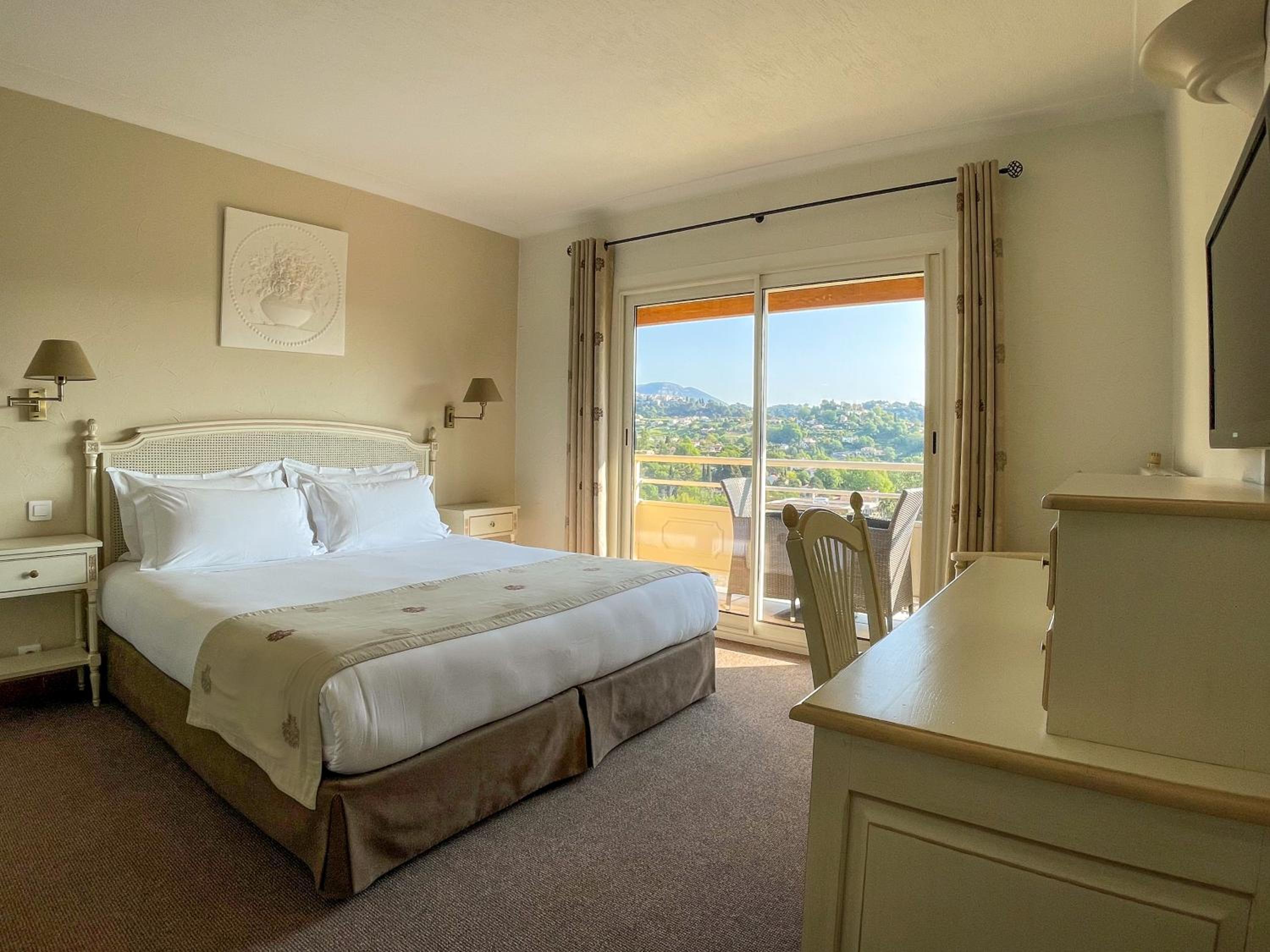 Superior Double Room with Balcony - Photo 6