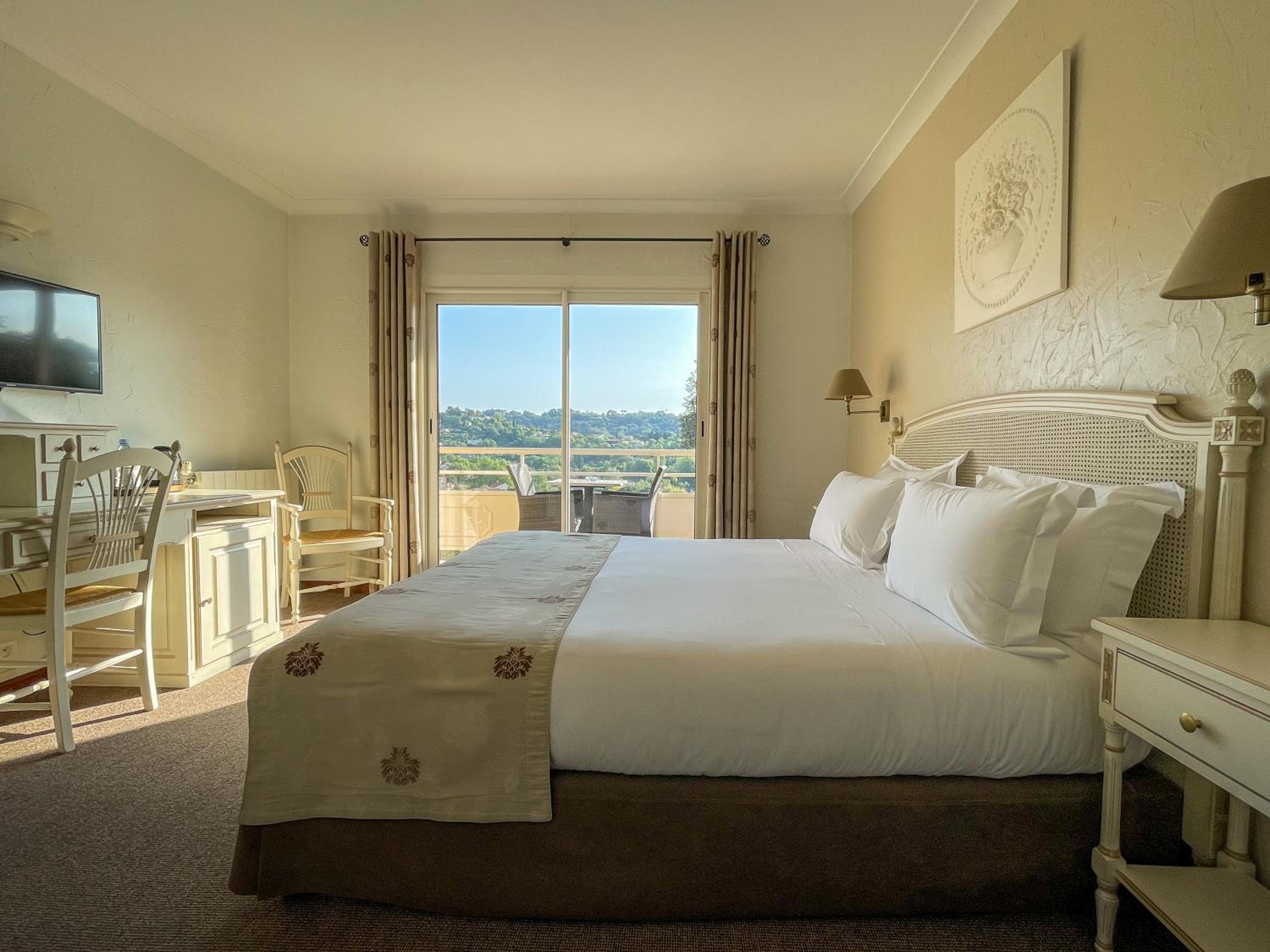 Superior Double Room with Balcony - Photo 7