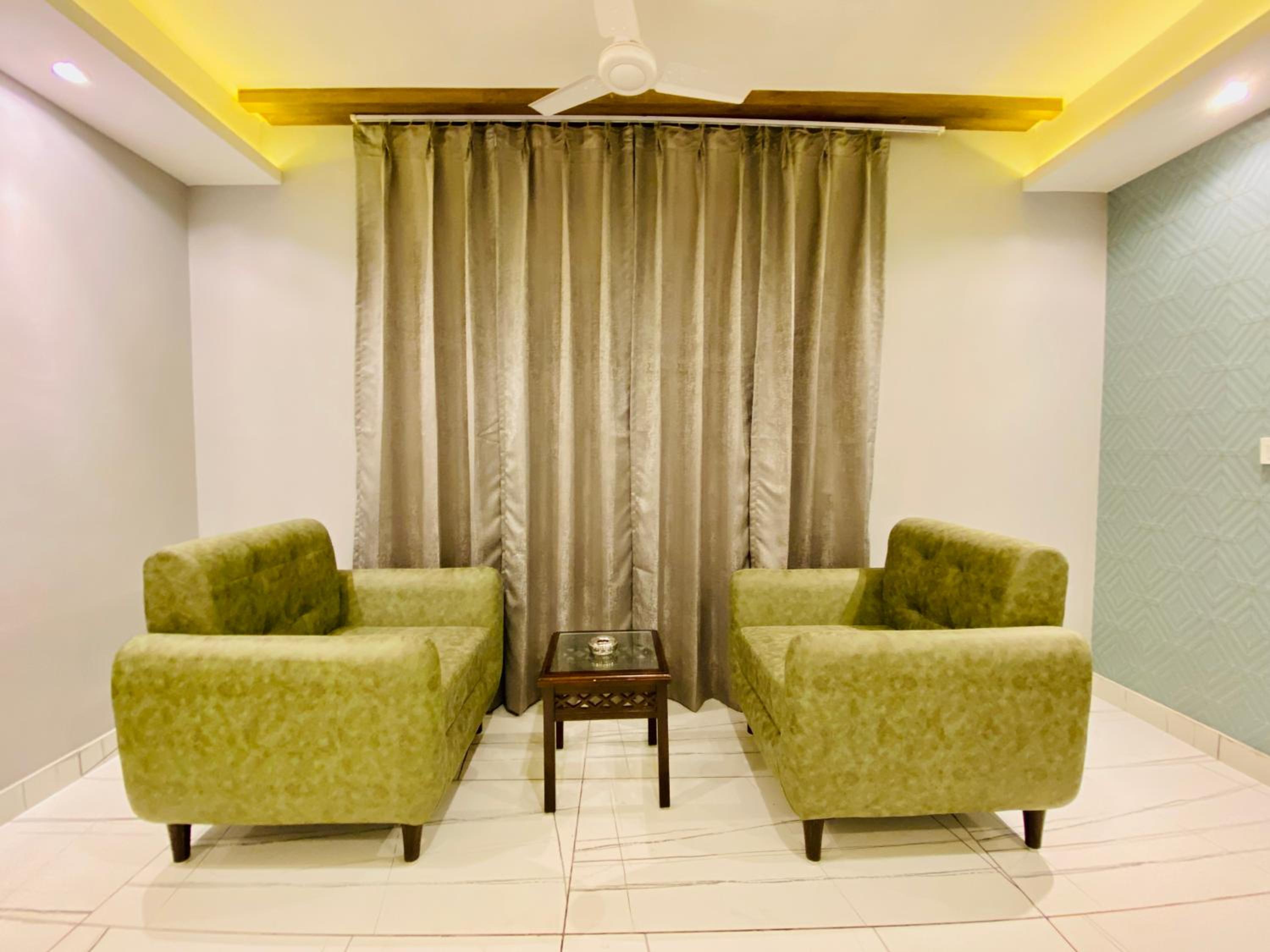 Large Double Room - Photo 14