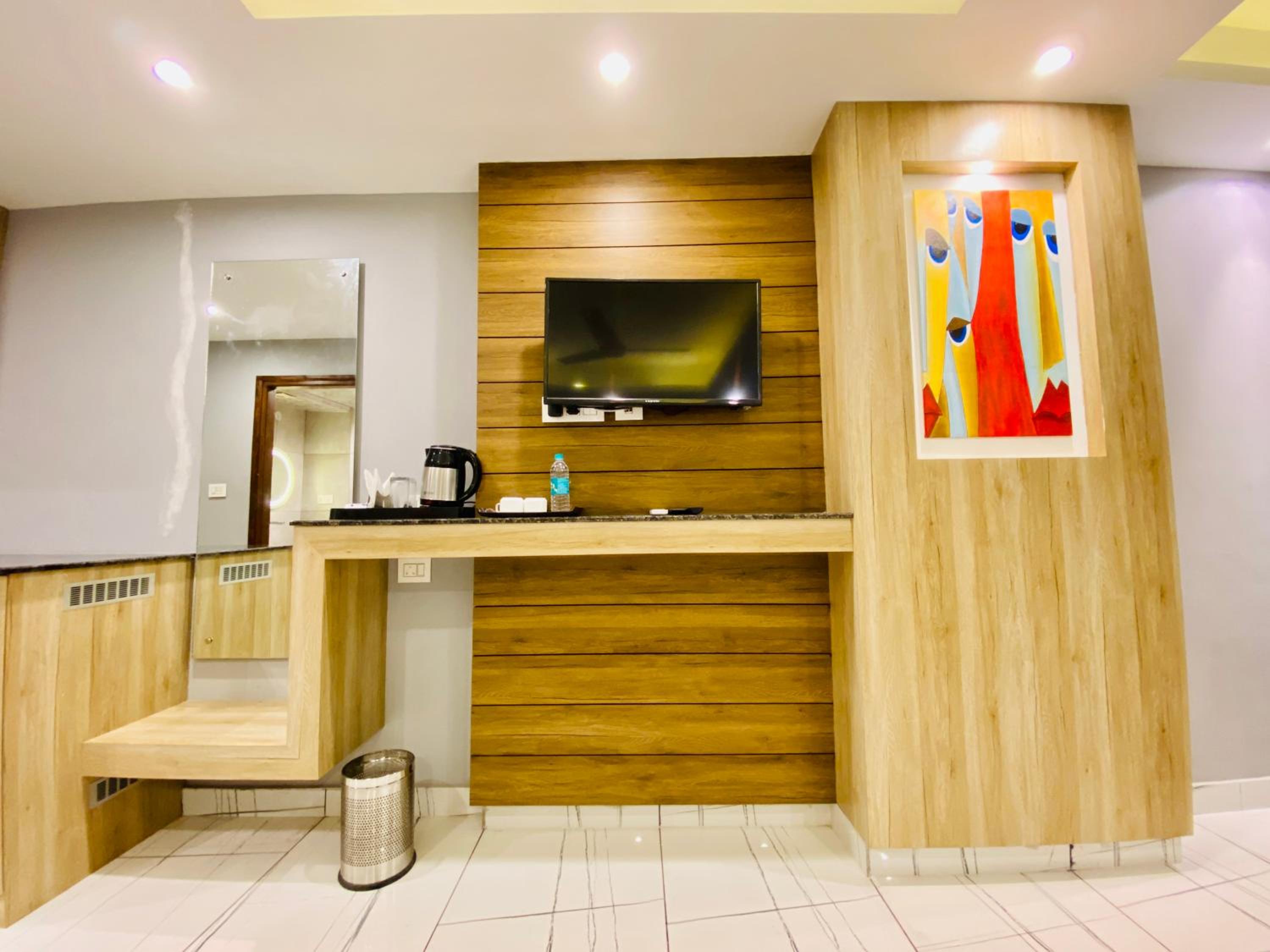 Large Double Room - Photo 4