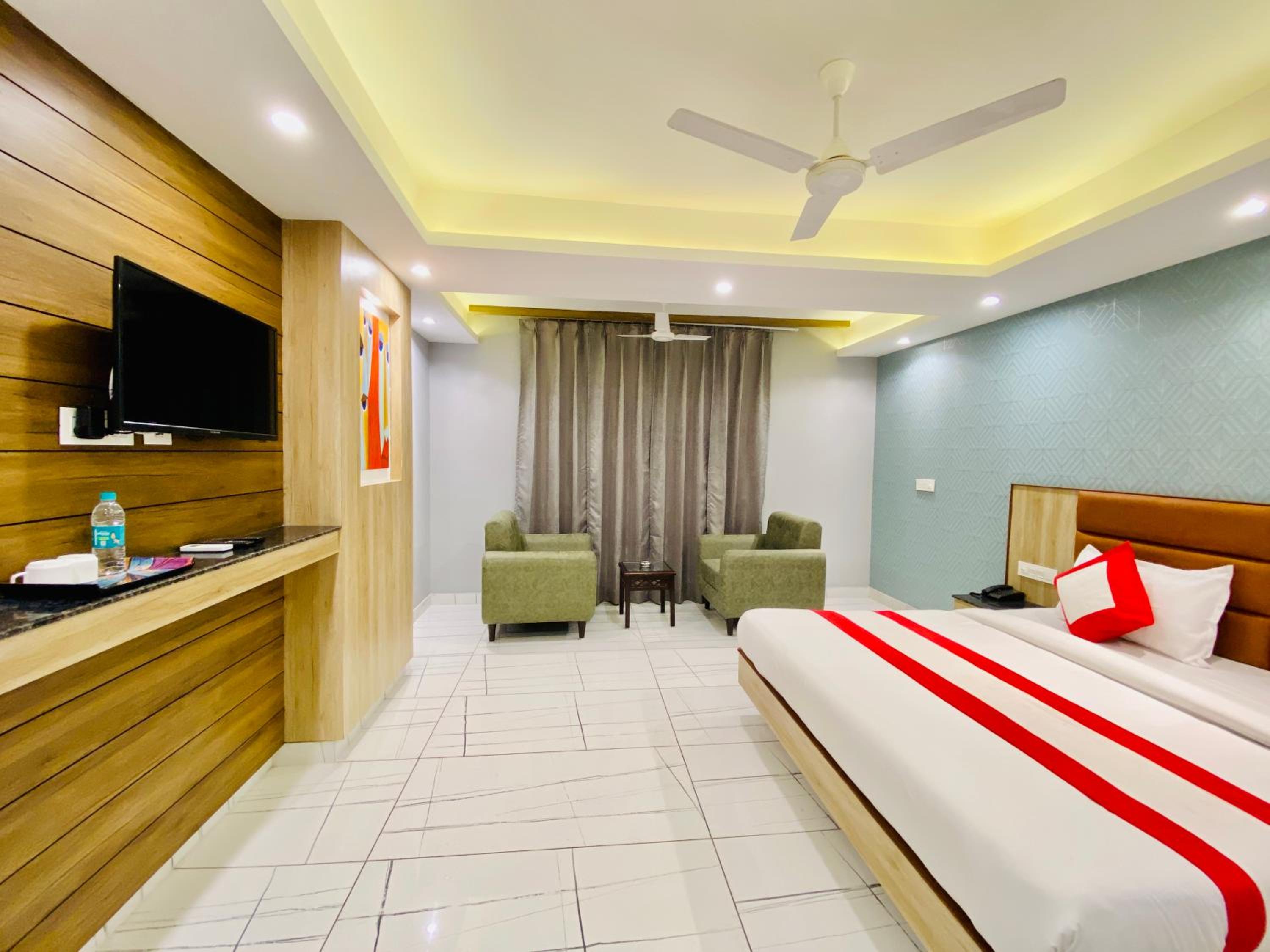 Large Double Room - Photo 13