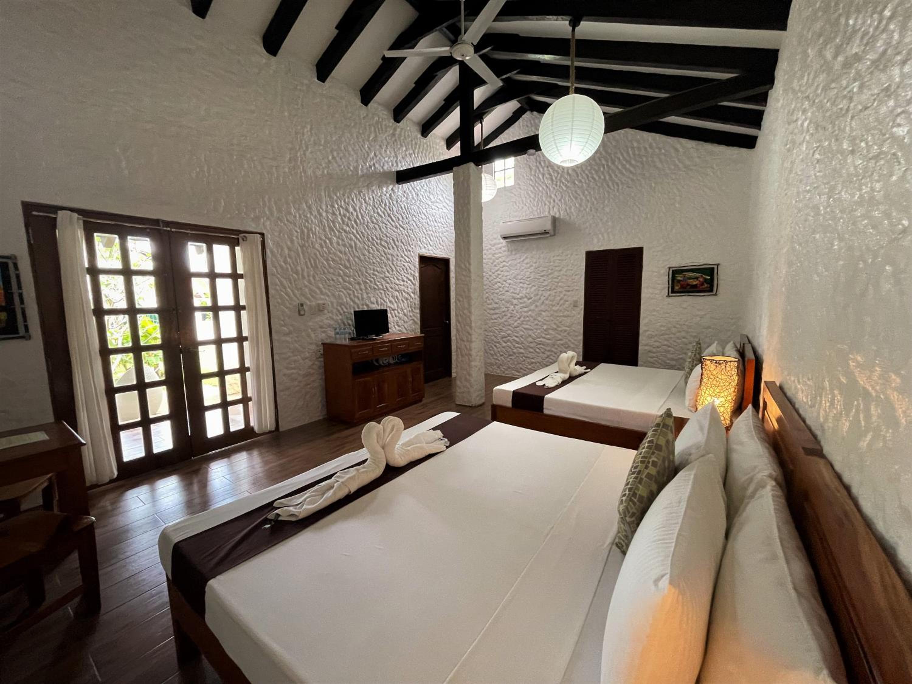 Family Room with Sea View - Photo 1