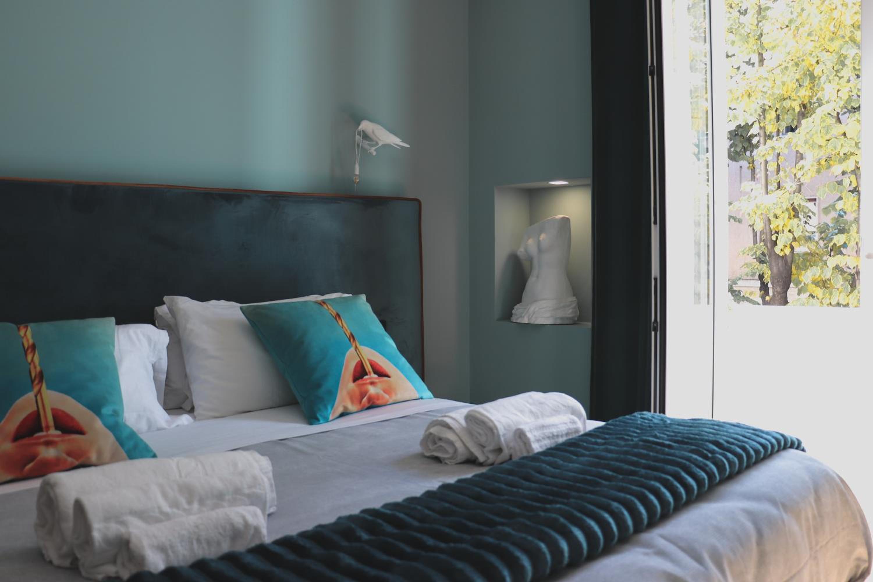 Triple Room with Balcony - Photo 25