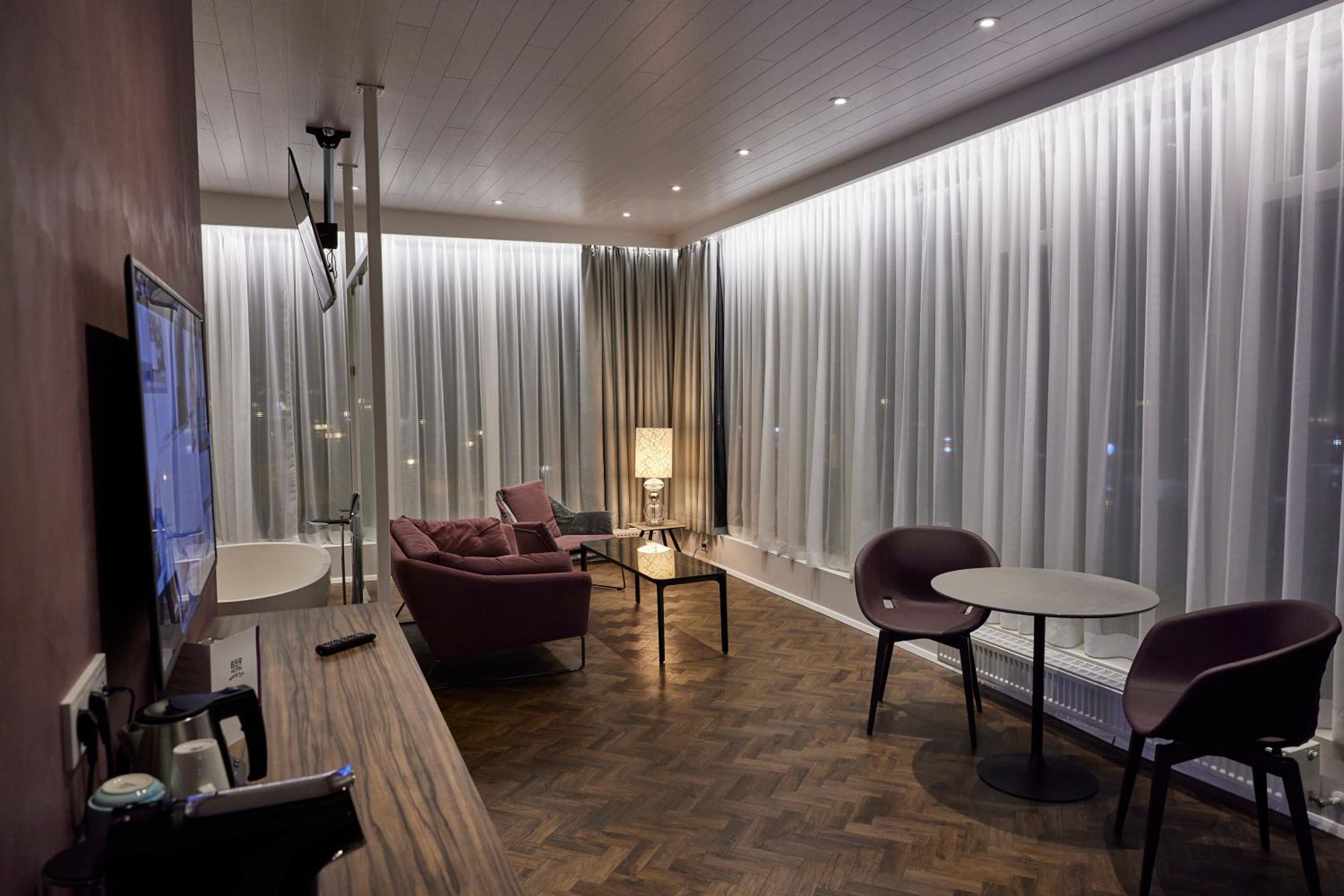 Executive Suite photo 2
