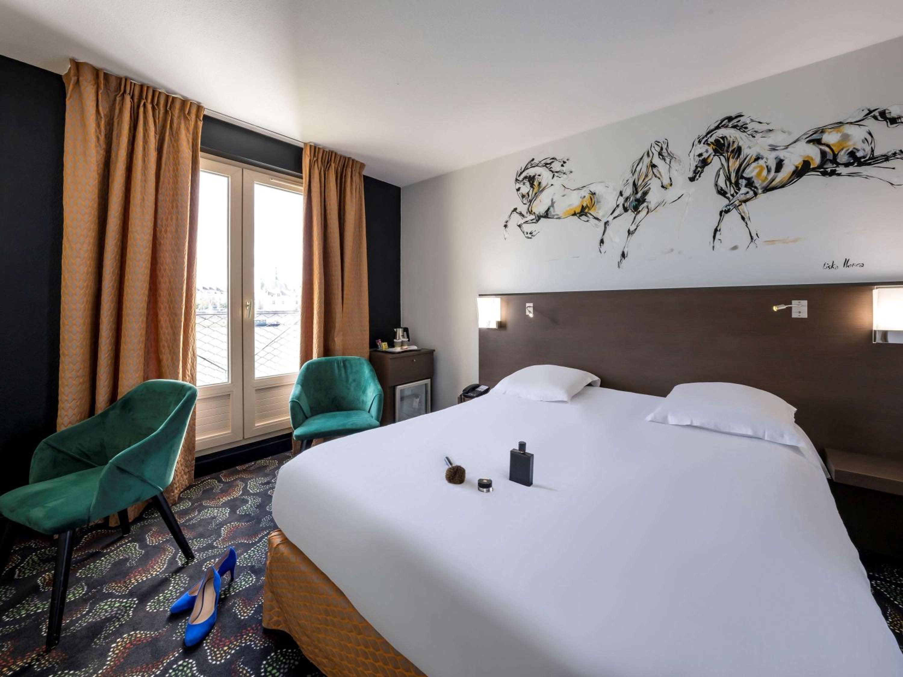 Classic Queen Room with River View - Photo 1