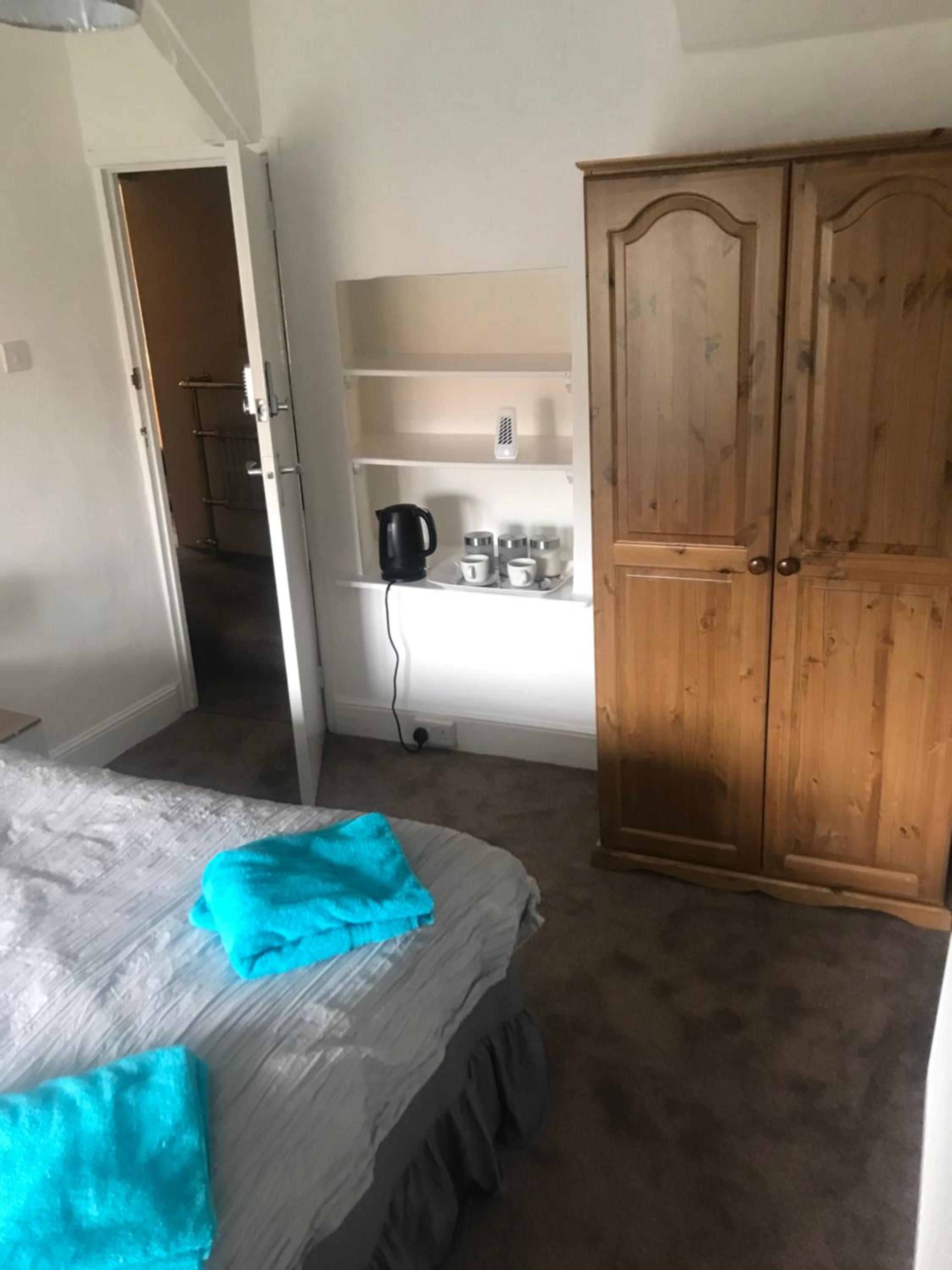 Budget Double Room photo 3