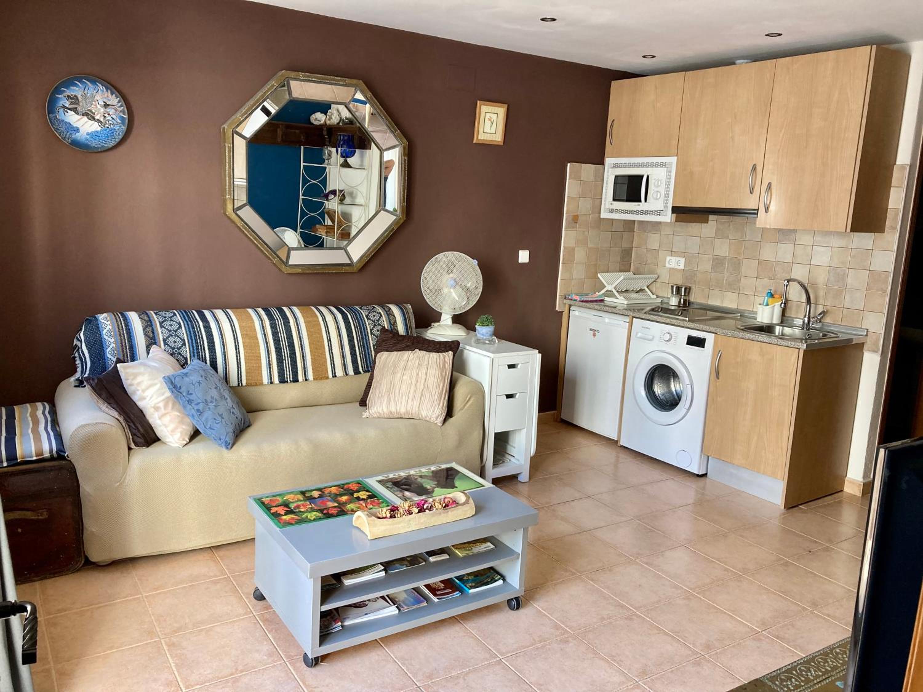 One-Bedroom Apartment - Photo 17