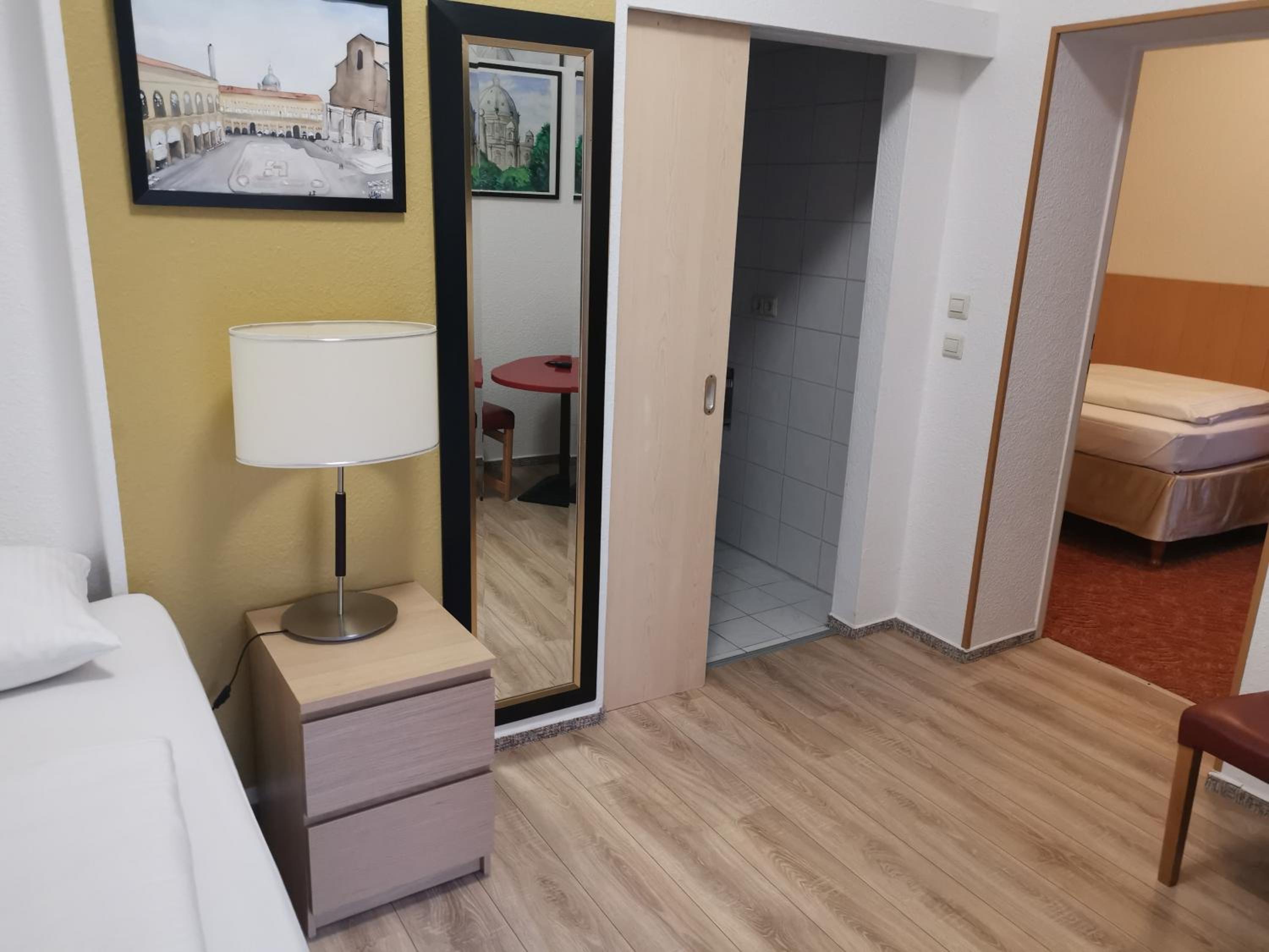 Twin Room - Disability Access photo 2