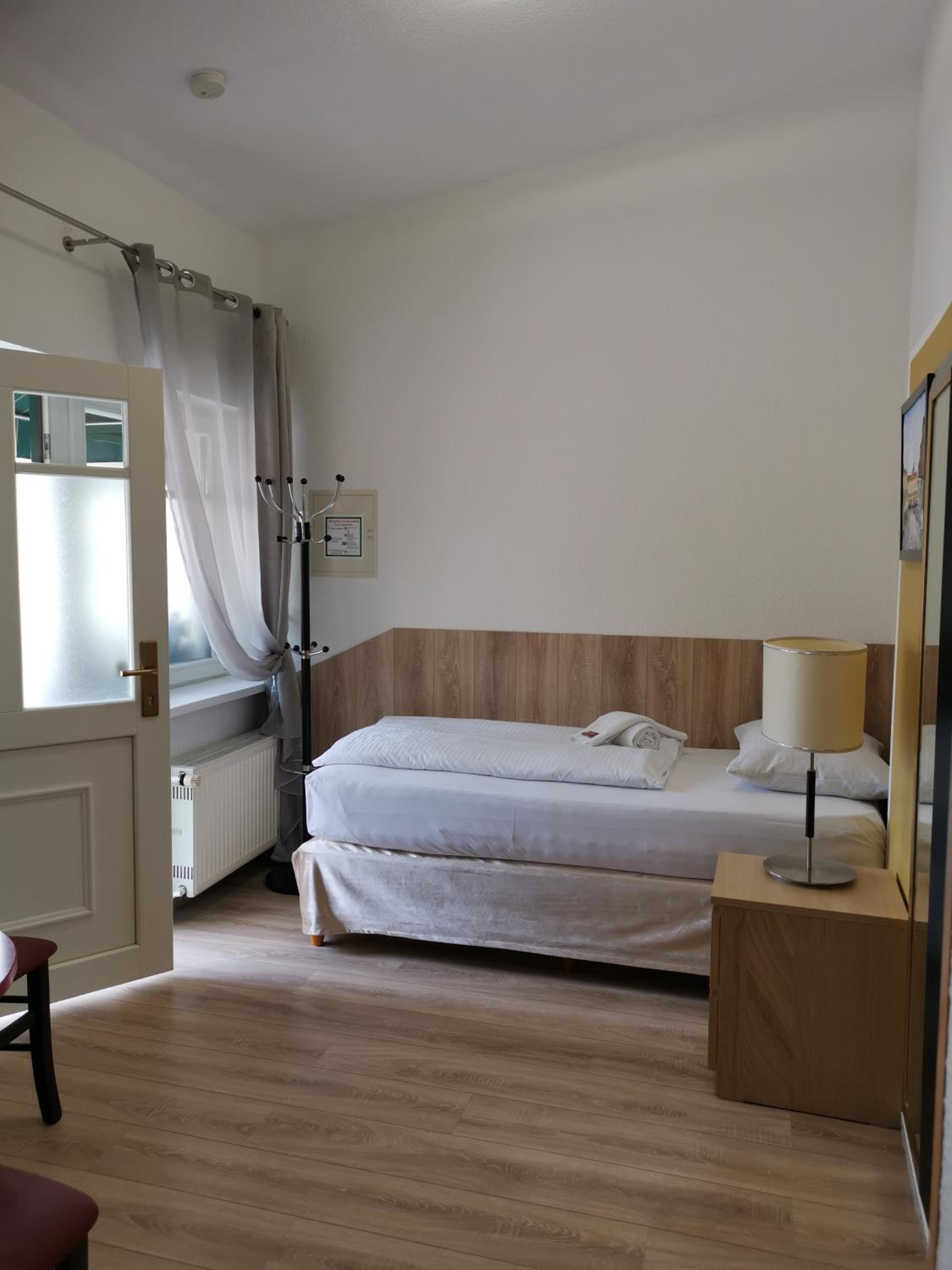 Twin Room - Disability Access photo 3
