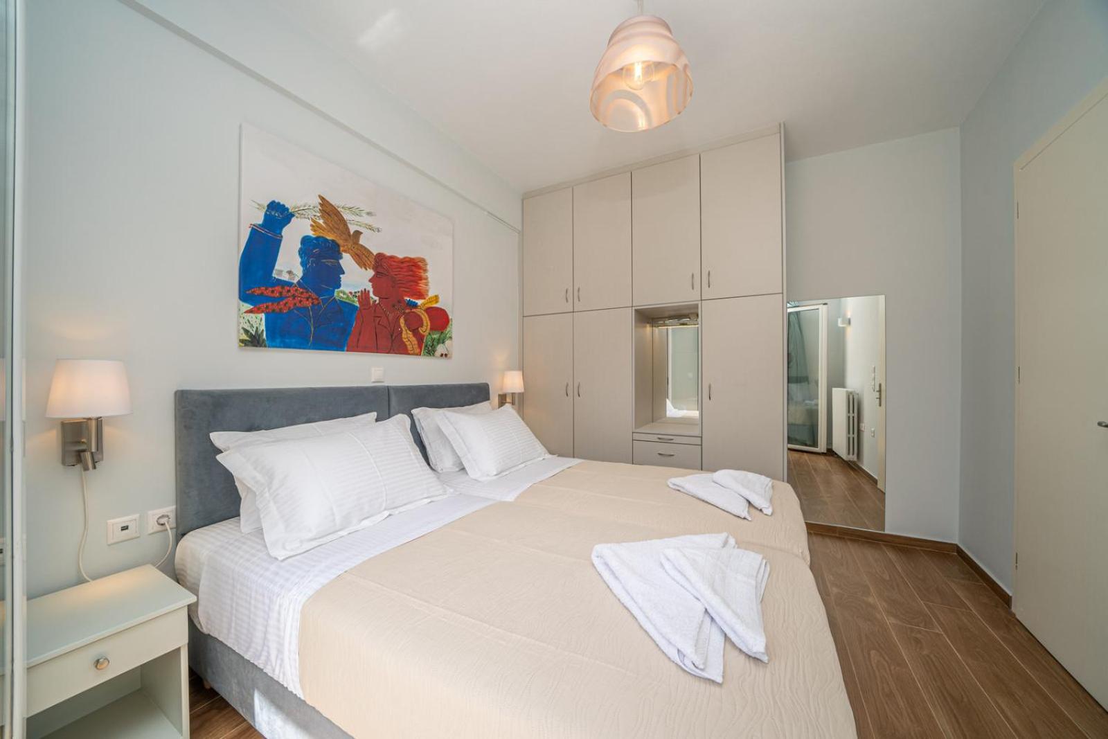 One-Bedroom Apartment photo 1