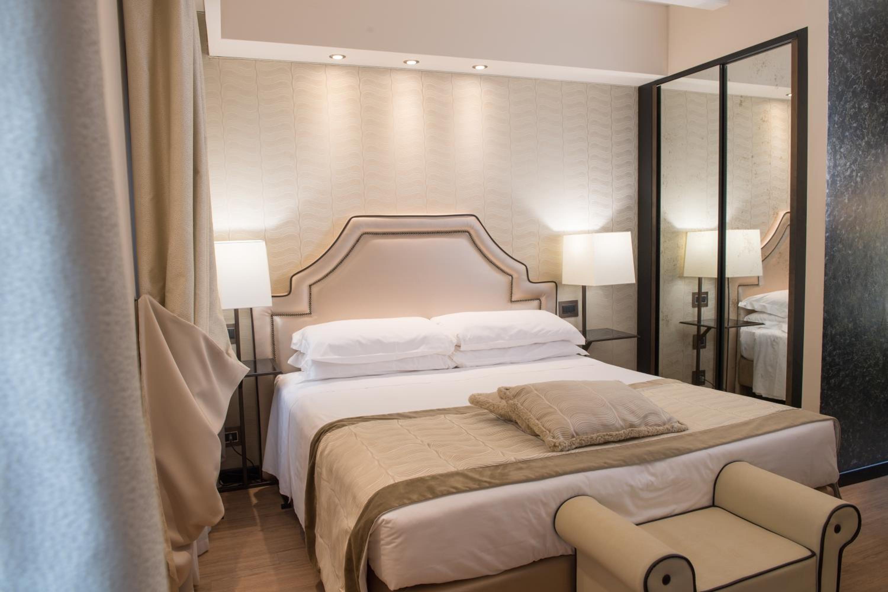 Charming Double Room with Street View
