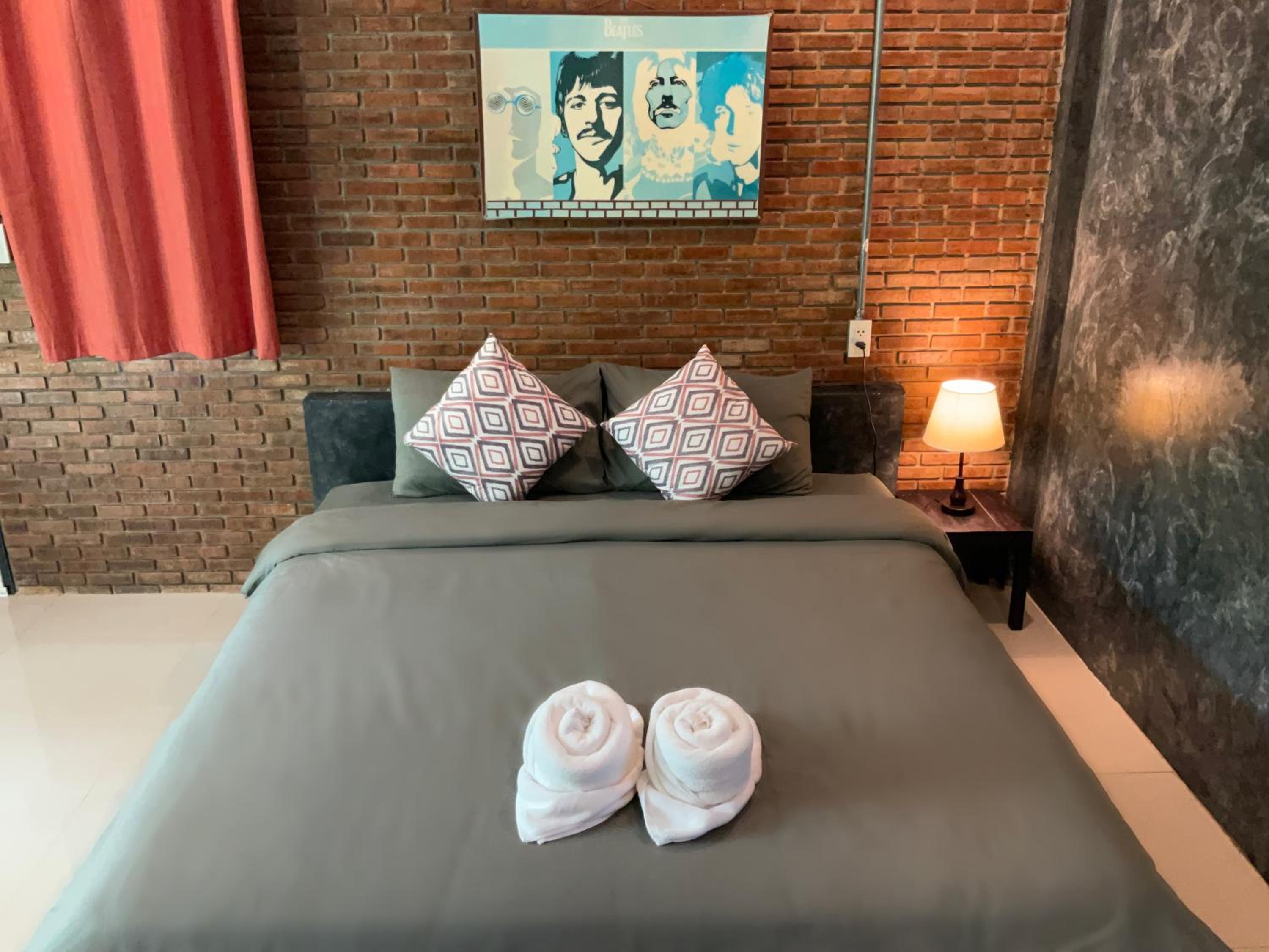 Deluxe Double Room - Photo 10