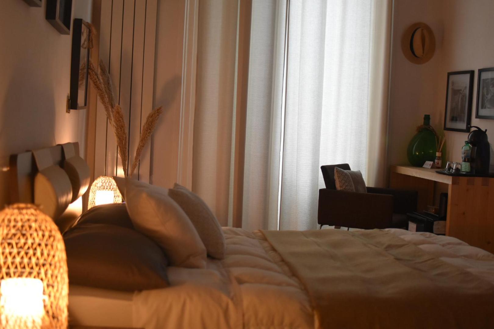 Double Room with Spa Bath - Photo 18