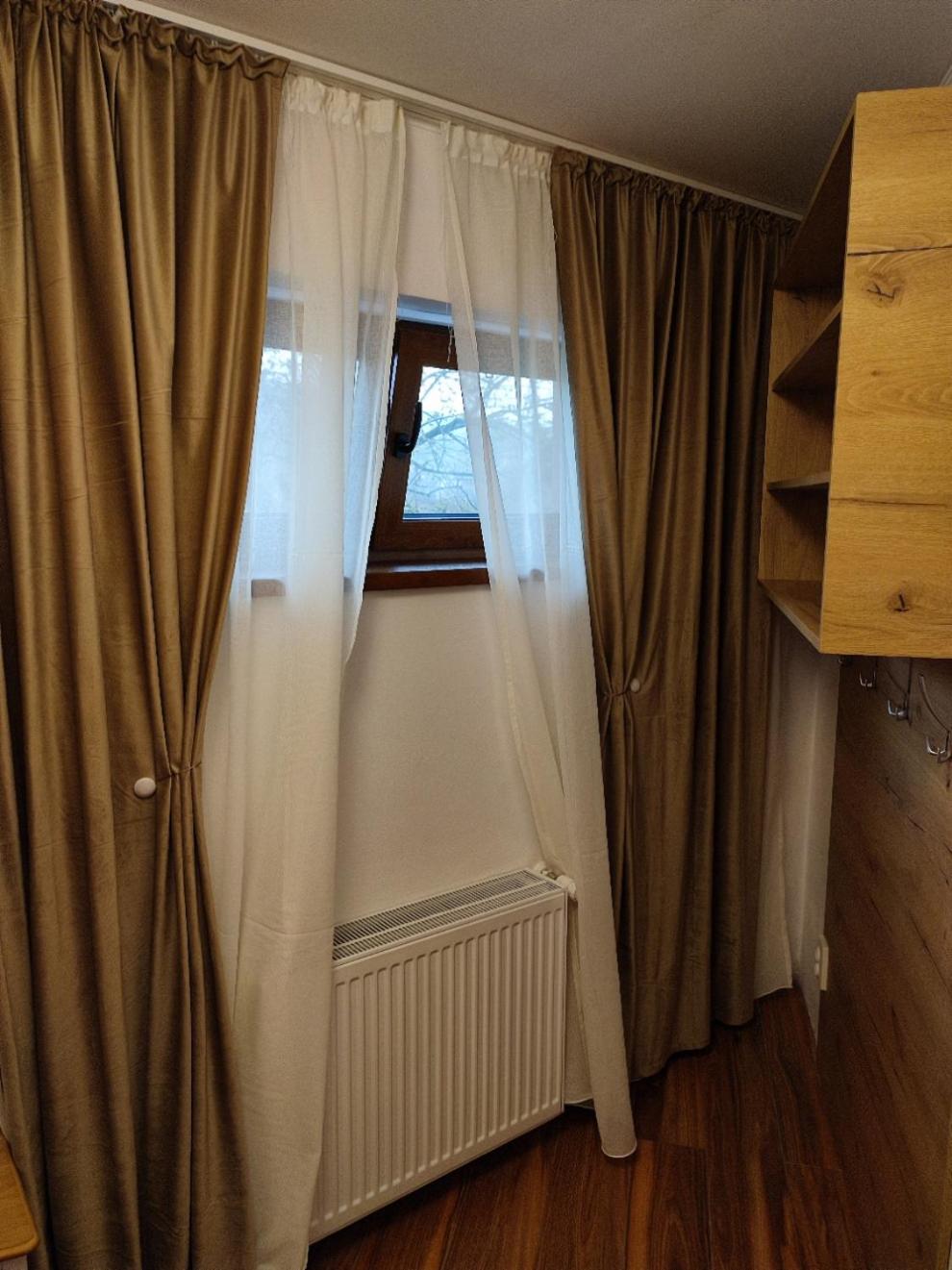 Double or Twin Room with Bathroom - Photo 37