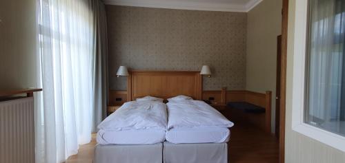 Deluxe Double or Twin Room with Balcony photo 3