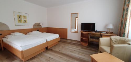 Double Room - Disability Access photo 2
