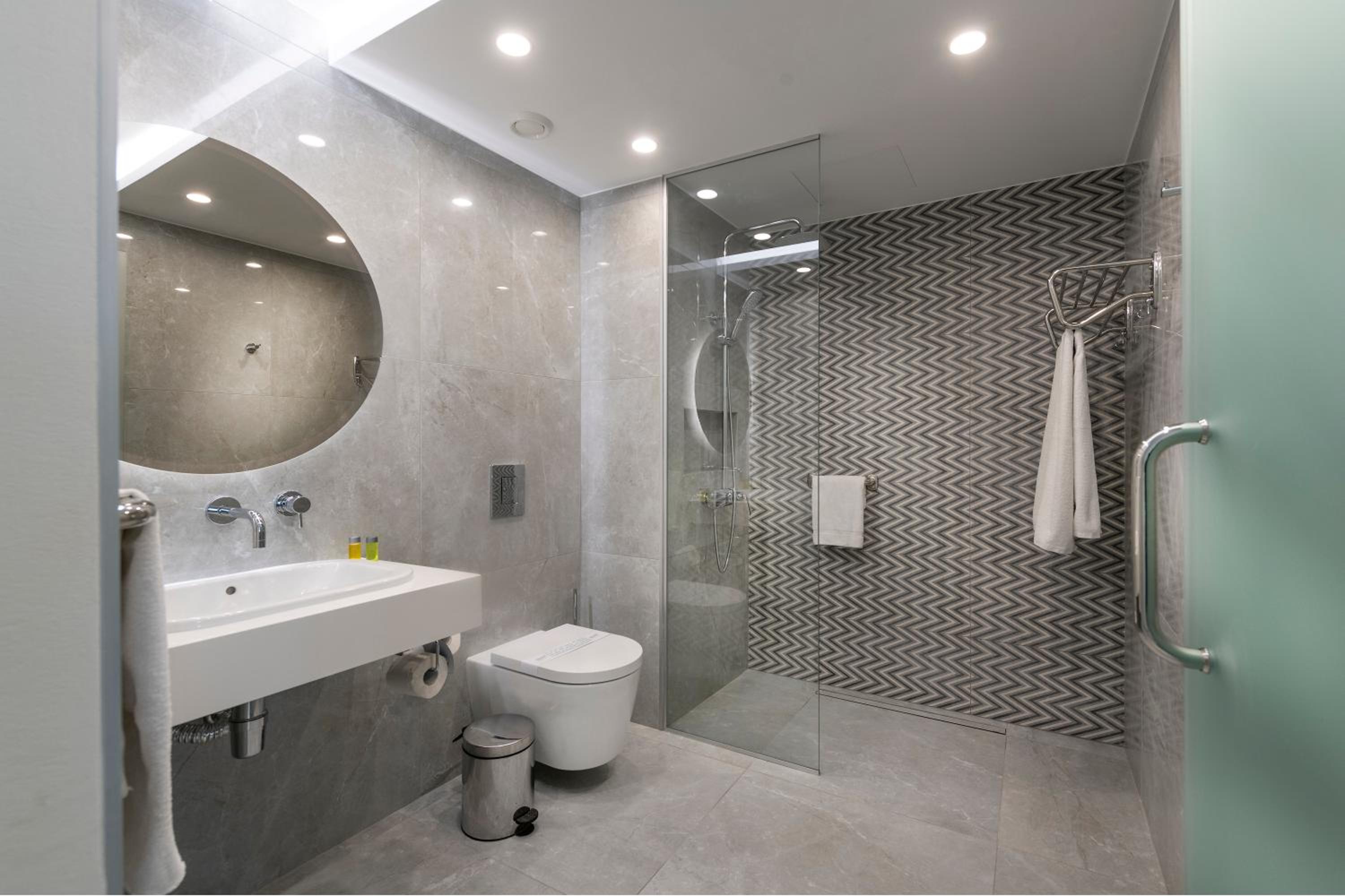 Sea View Suite photo 3