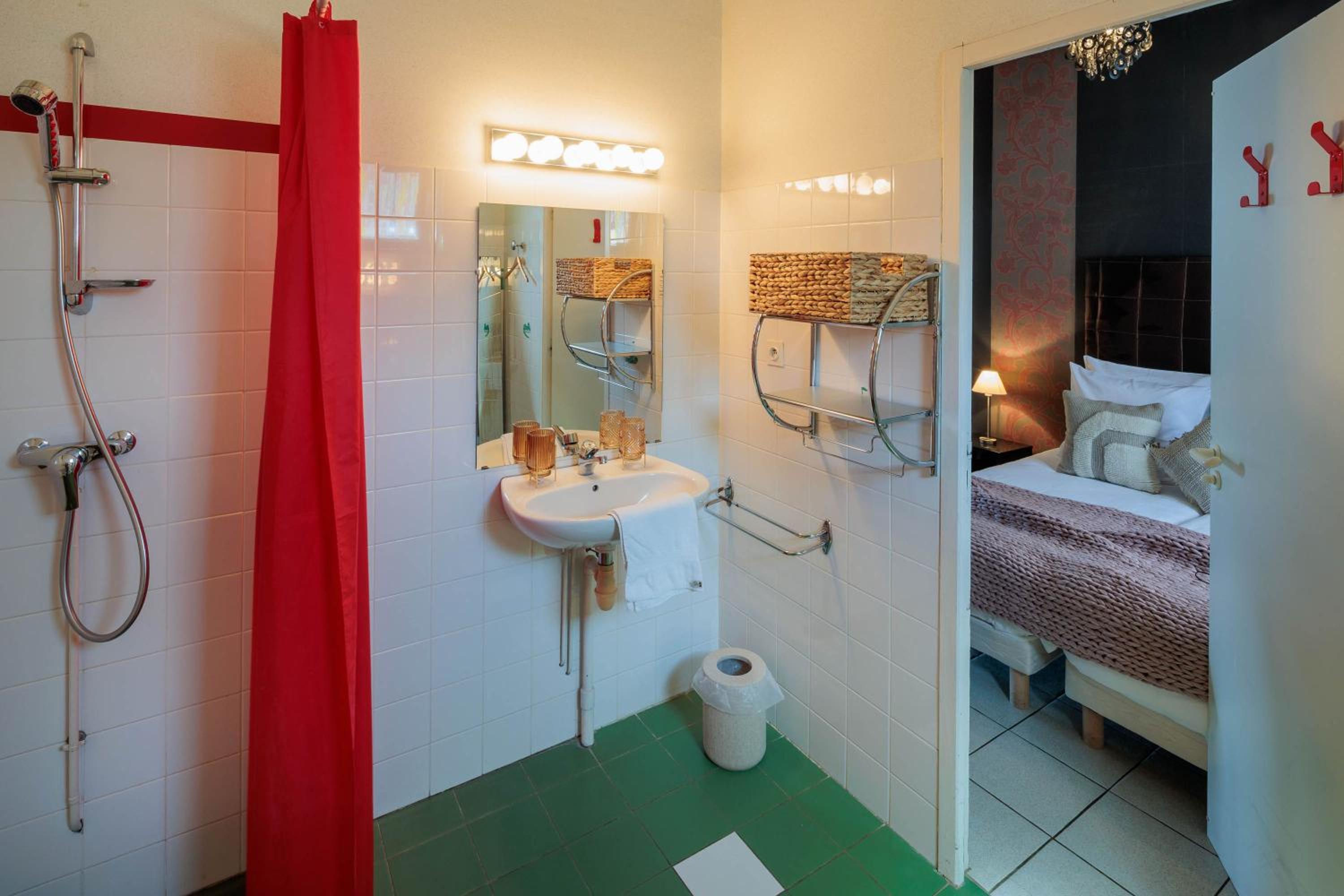 Economy Twin Room photo 3
