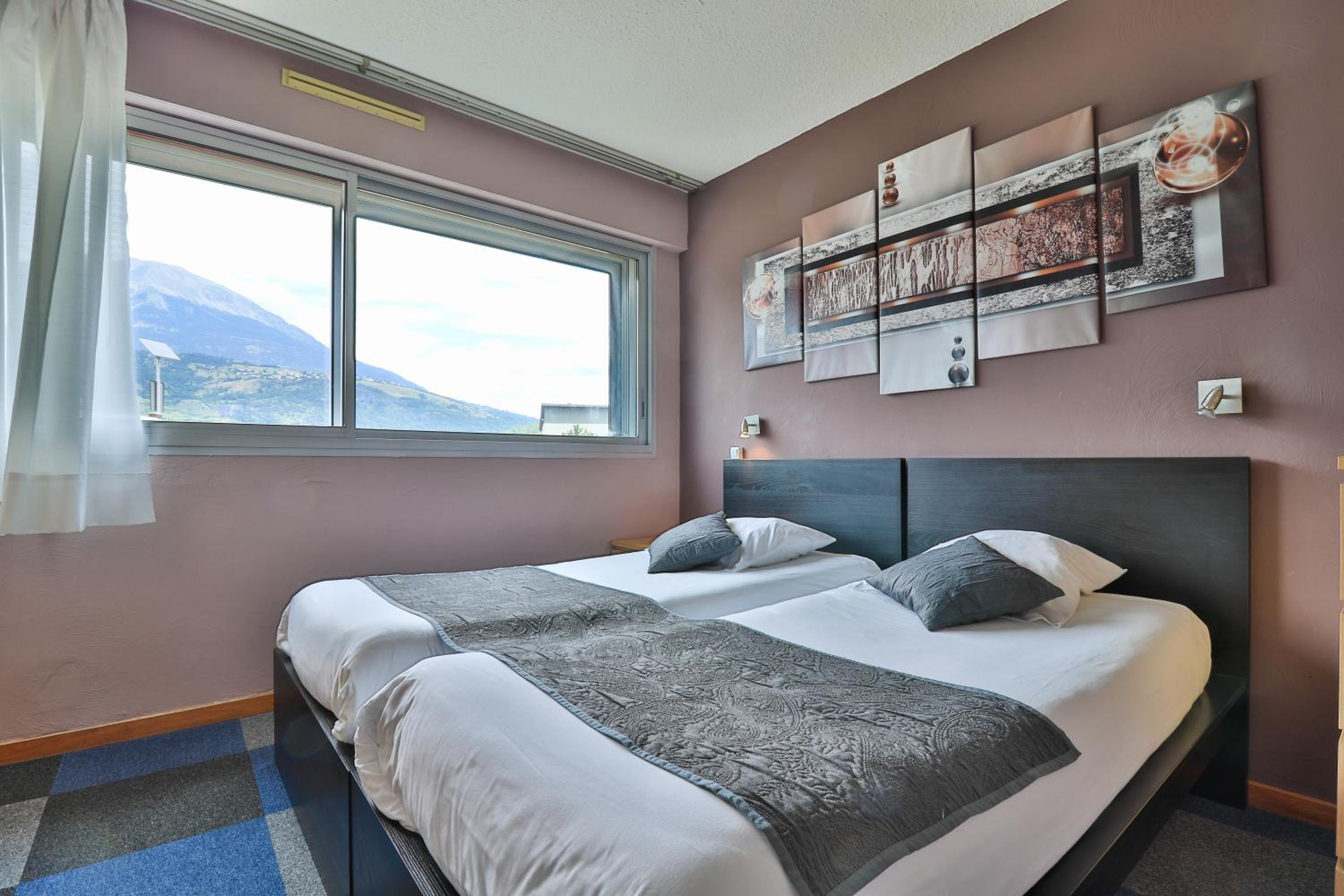 Standard Twin Room - Photo 3