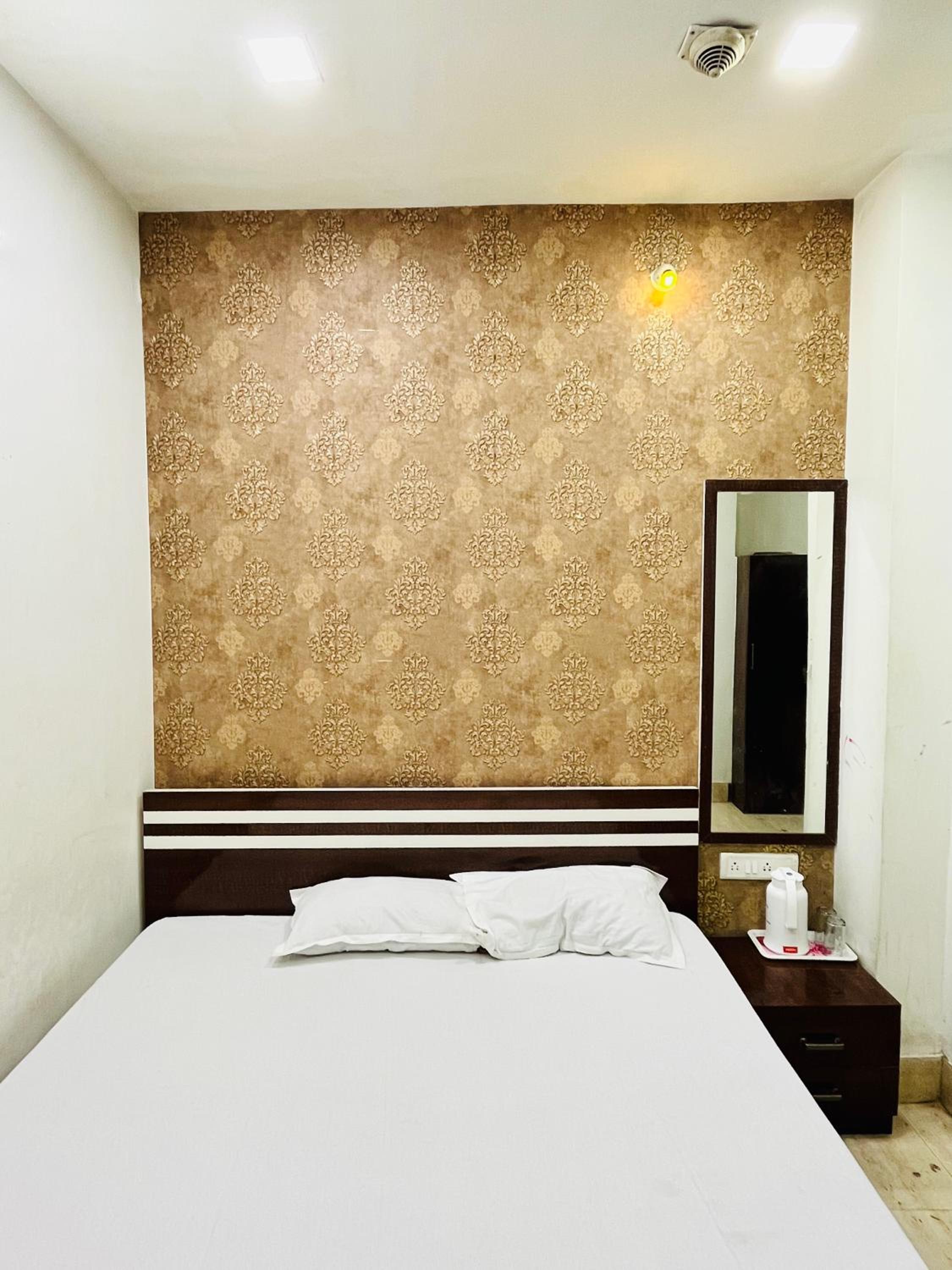 Deluxe Double Room - Photo 25