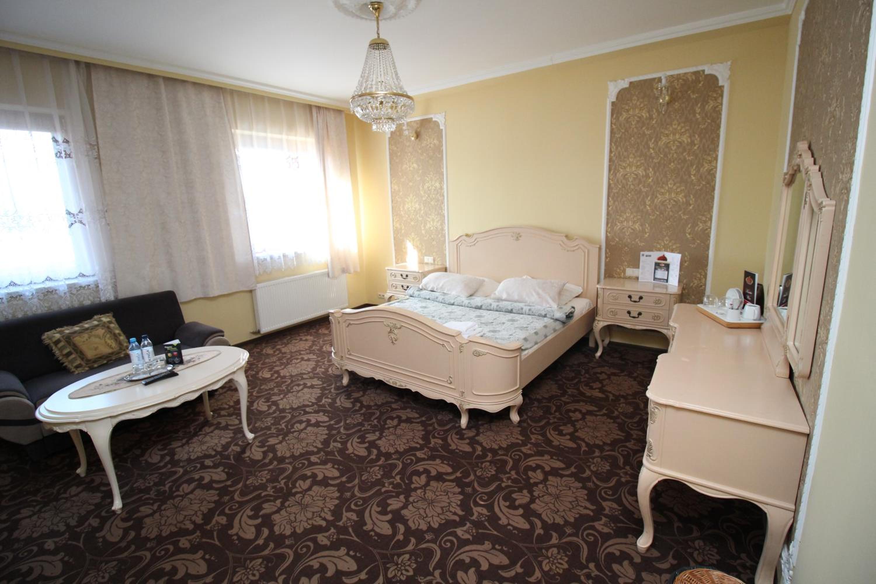 Suite - Photo 12