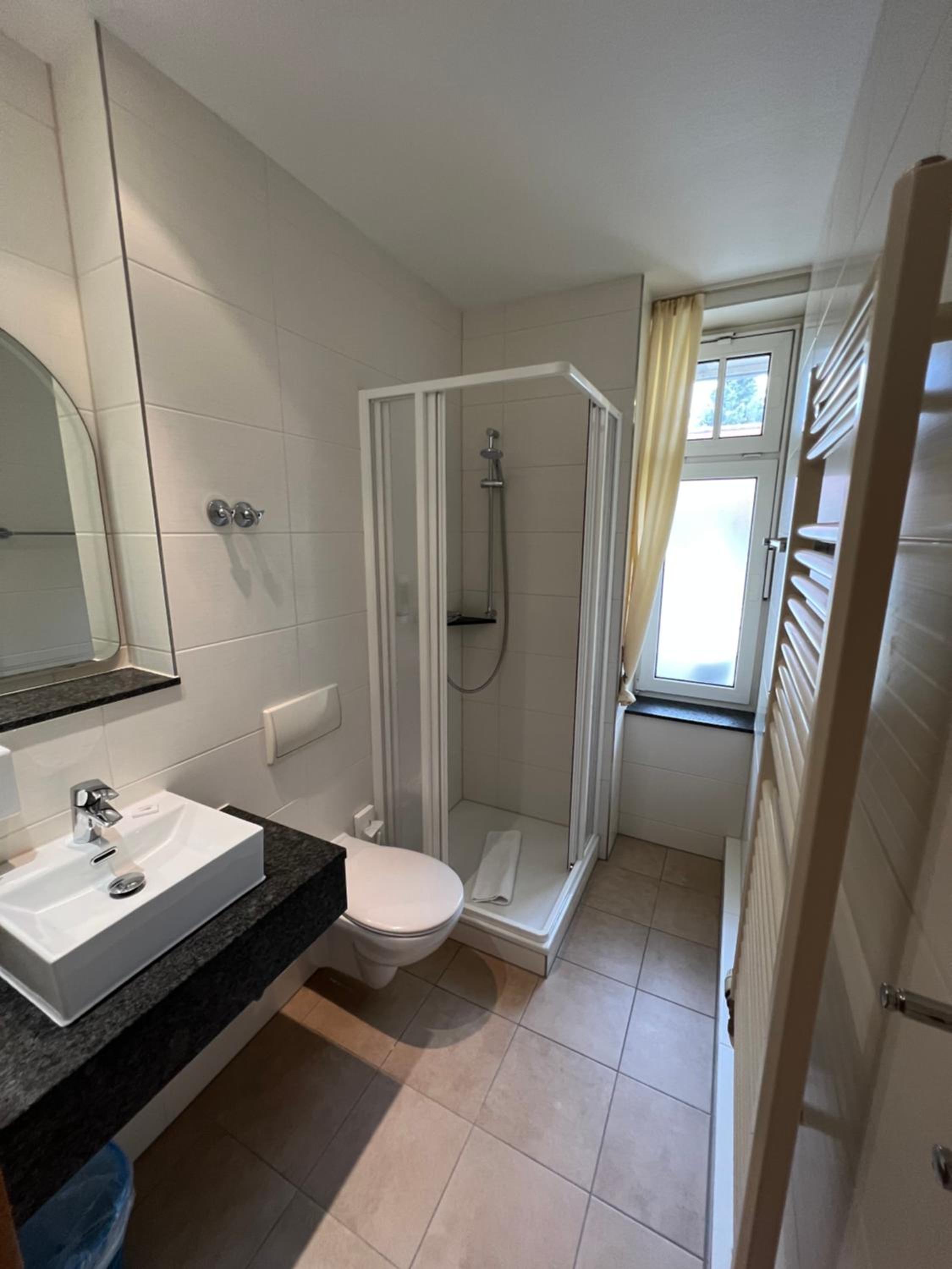 Deluxe Double Room (2 Adults + 1 Child)