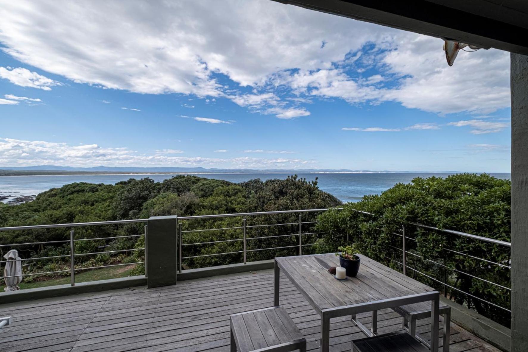 Deluxe Double Room with Sea View - Photo 3