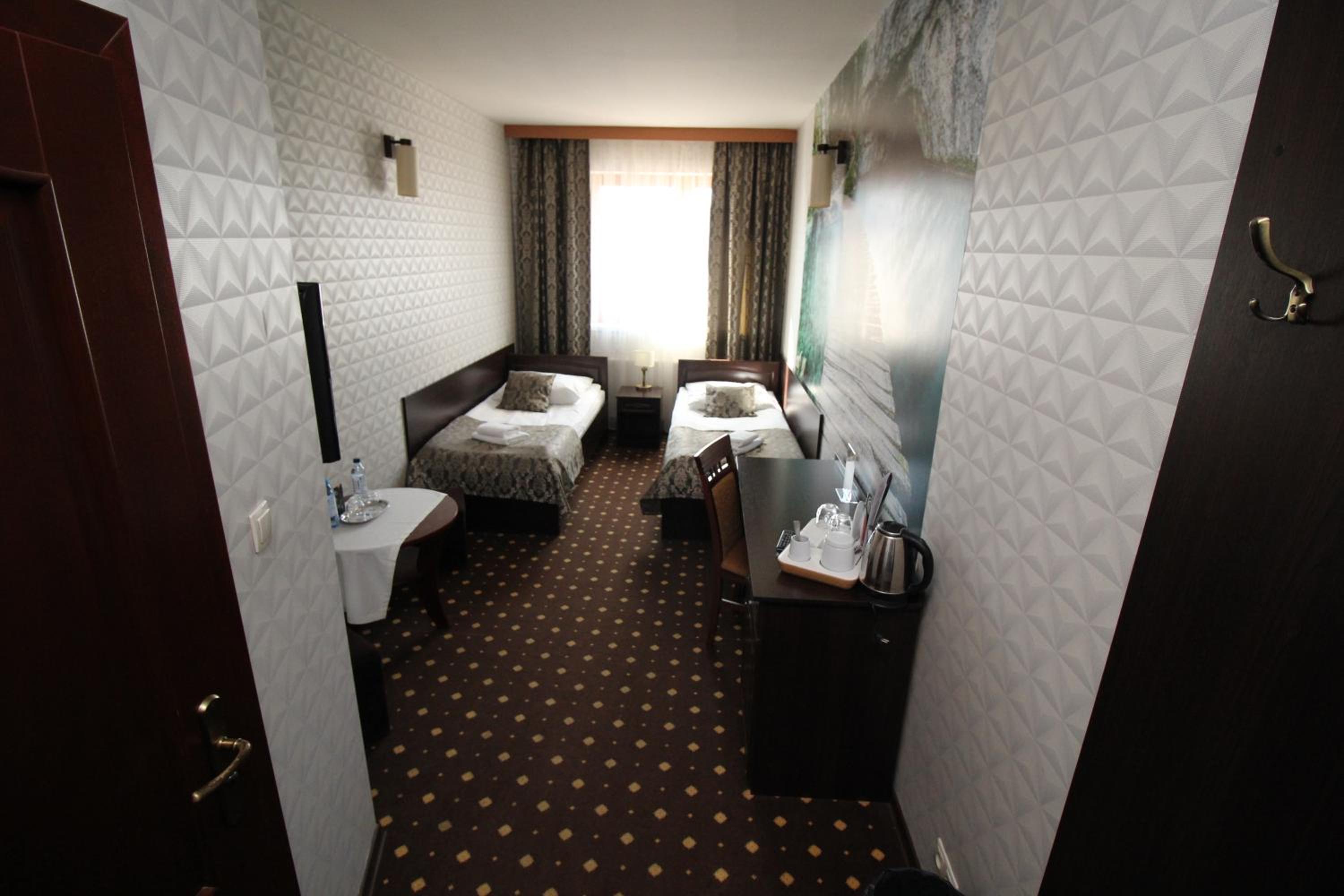 Twin Room - Photo 7