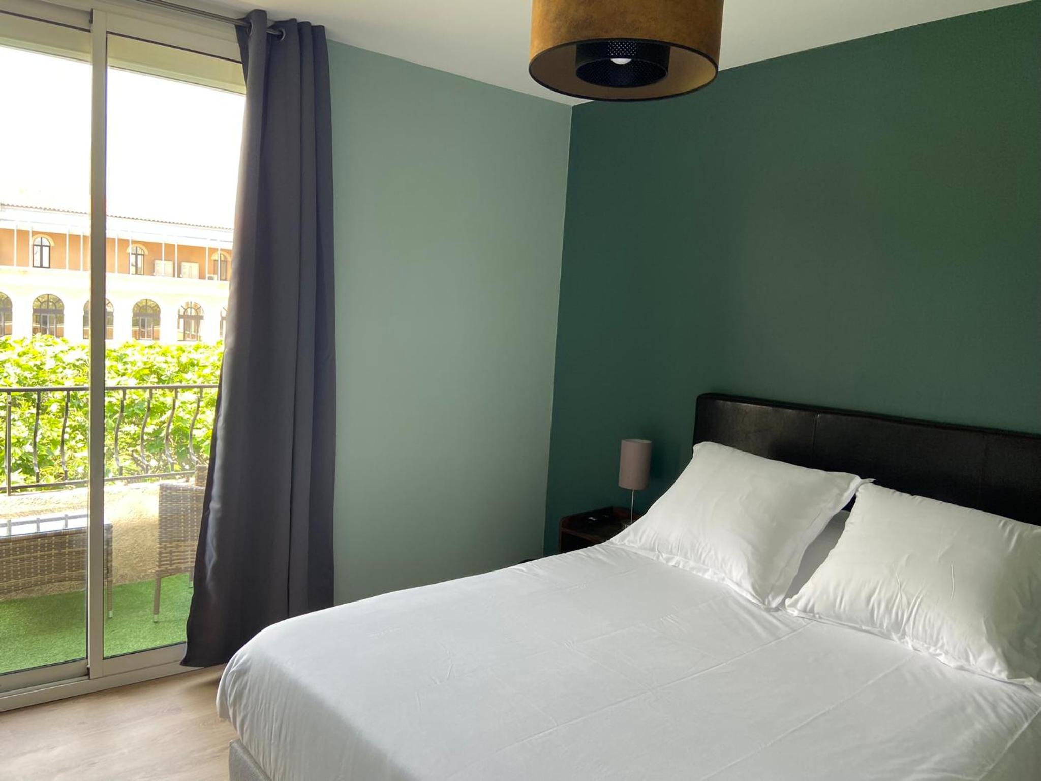Double Room with Balcony - Photo 3
