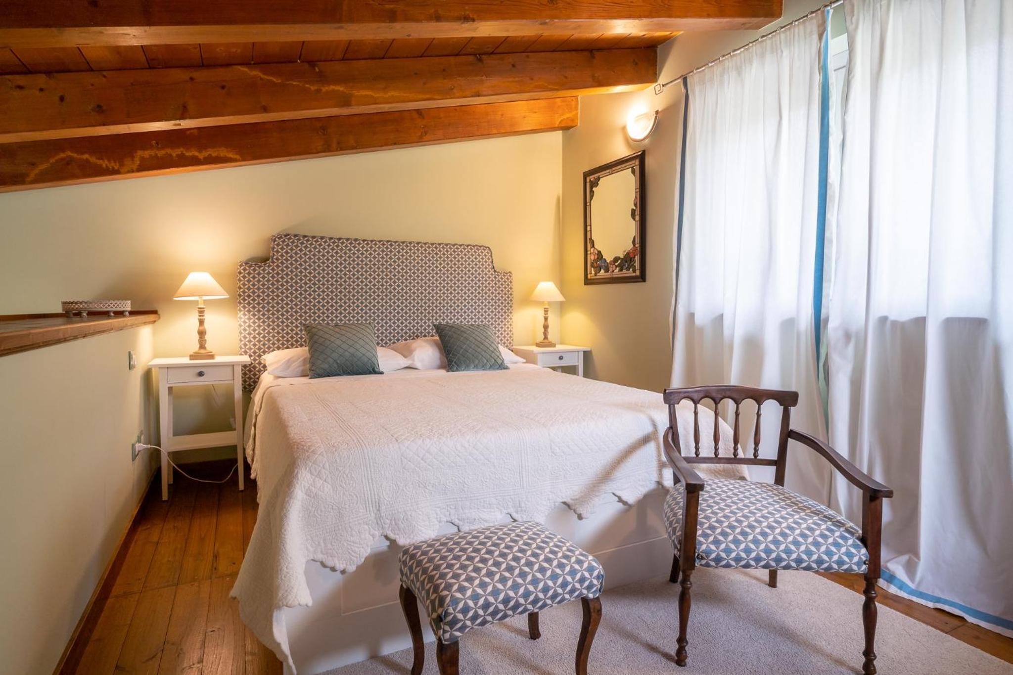 Queen Suite - Photo 10