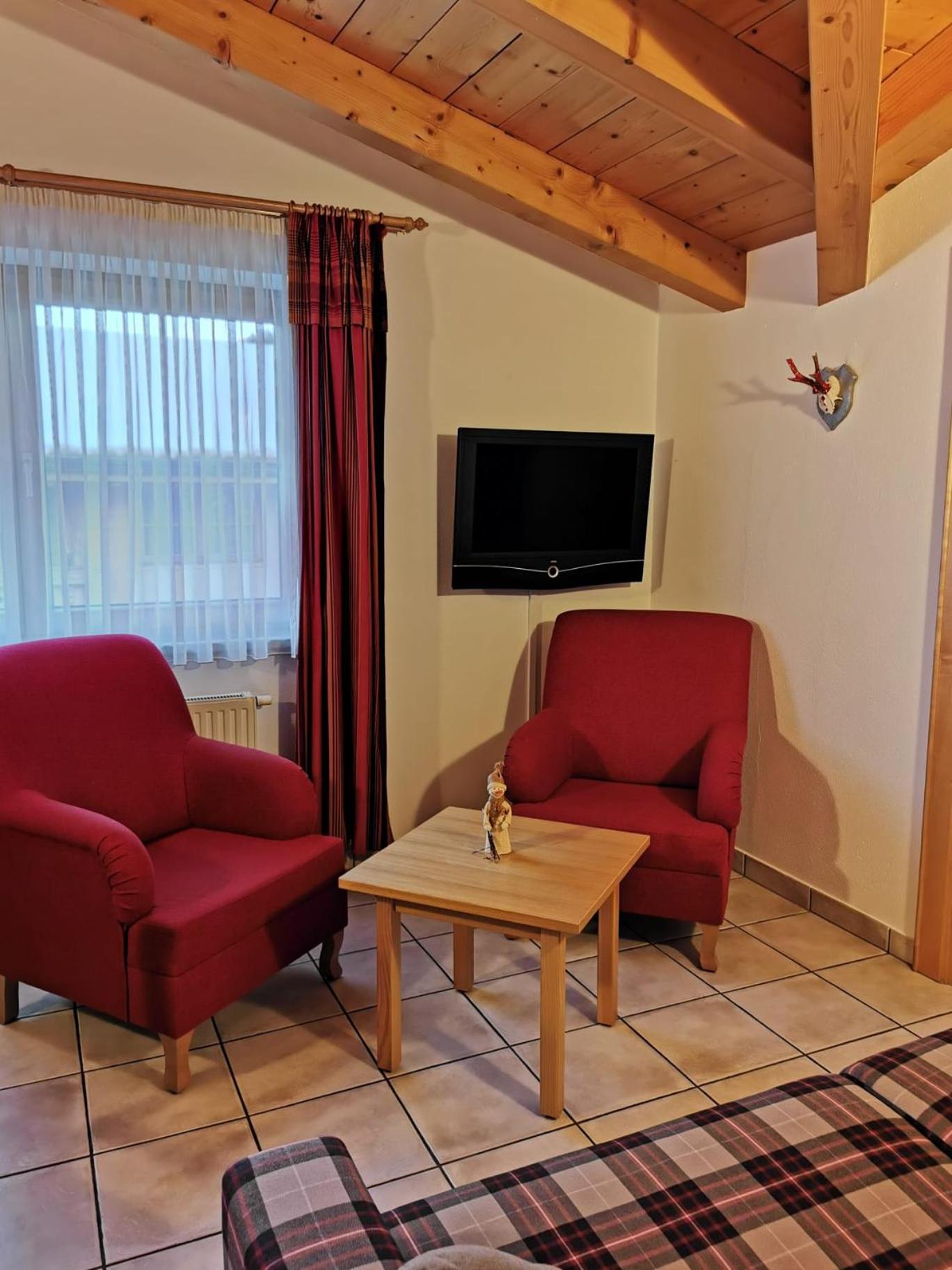 Two-Bedroom Apartment with Shower photo 3