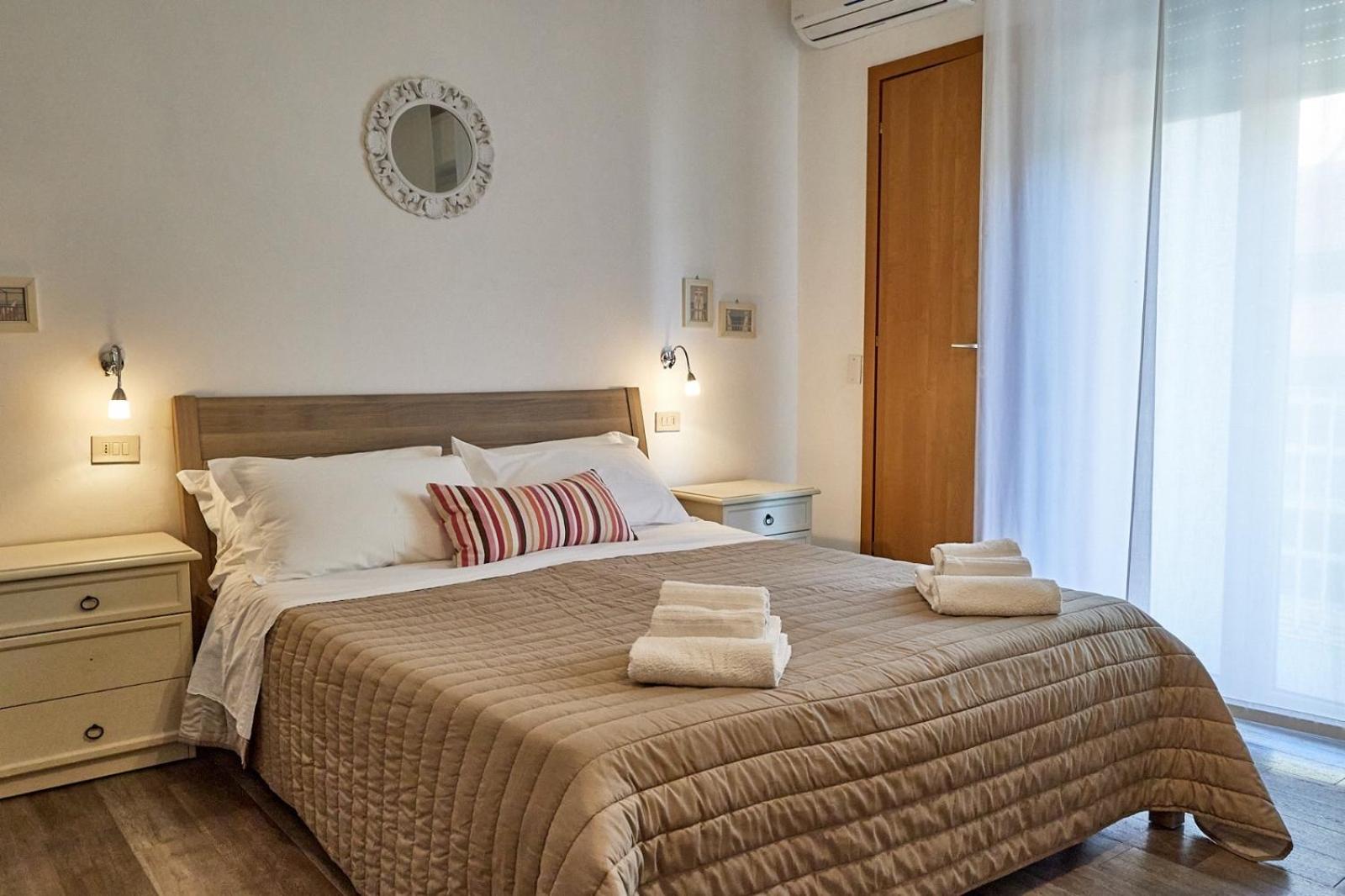 Standard Double Room - Photo 5