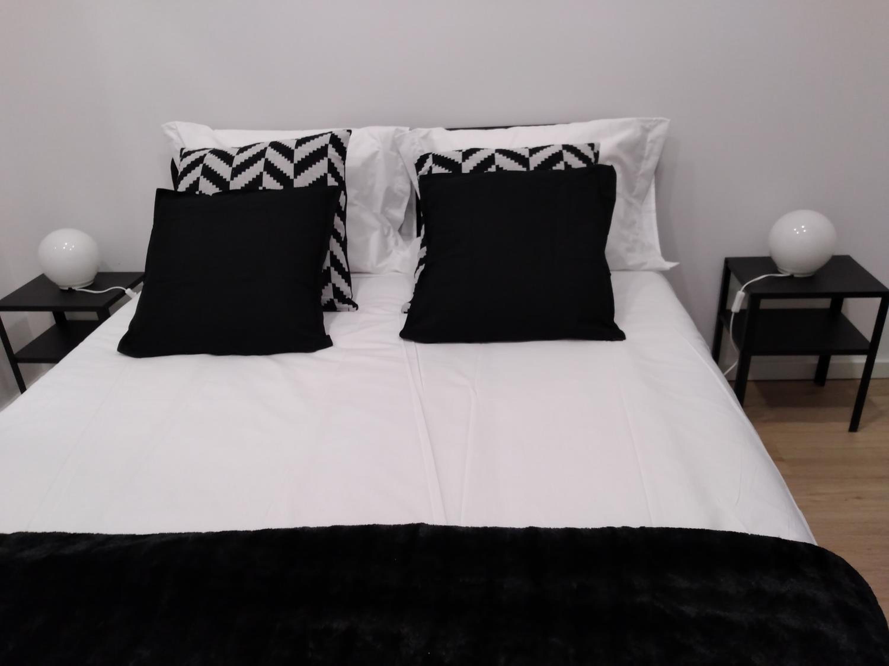 Two-Bedroom Apartment - Photo 21