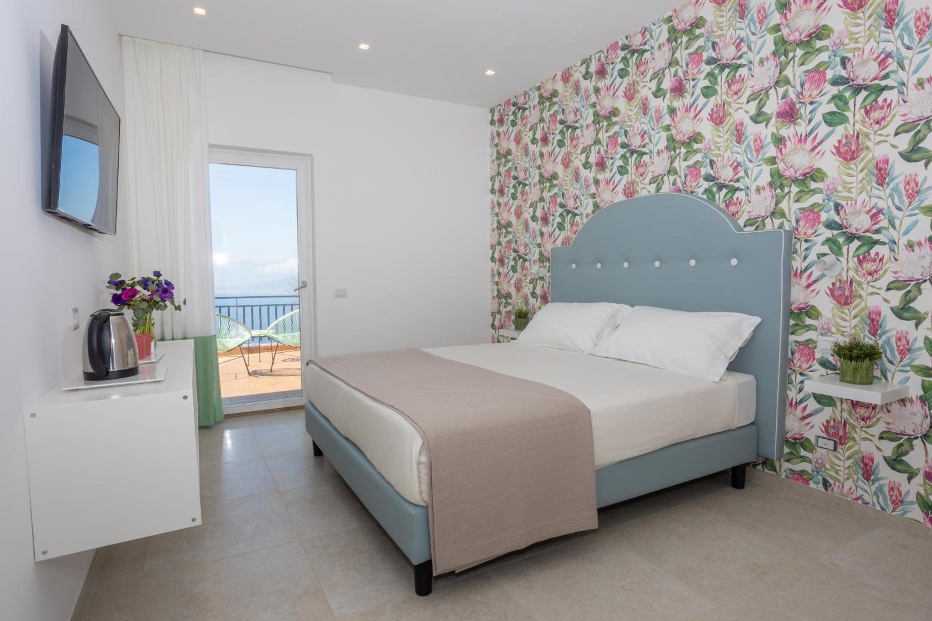Superior Suite with Sea View photo 3