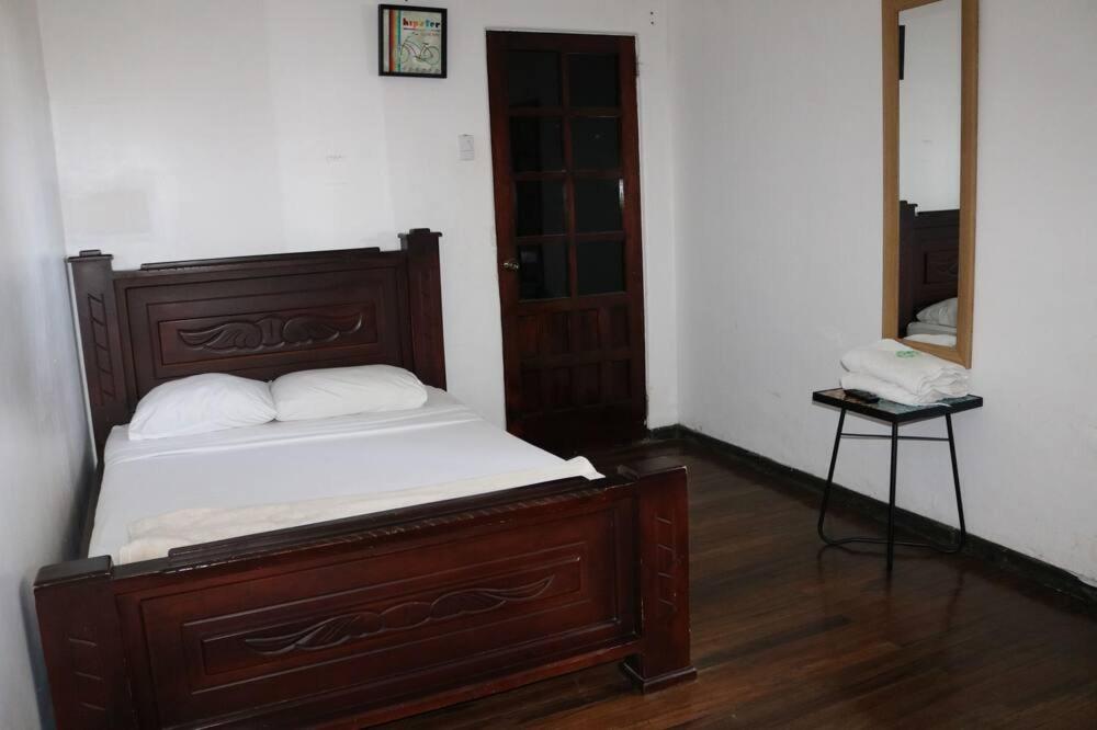 Double Room with Shared Bathroom photo 3