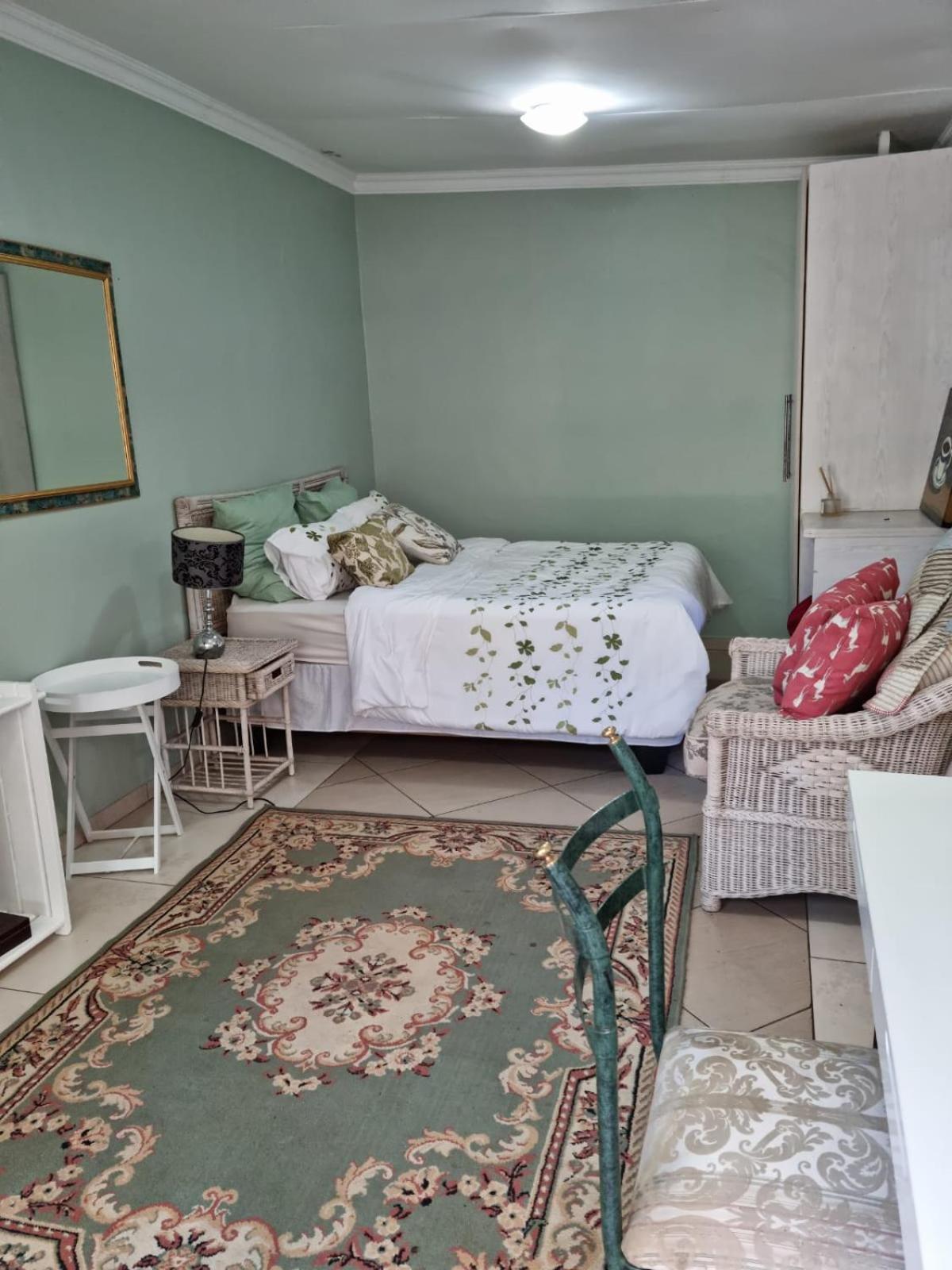 Deluxe Double Room with Shower - Photo 3