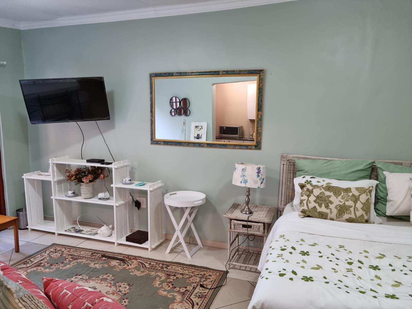 Deluxe Double Room with Shower - Photo 1
