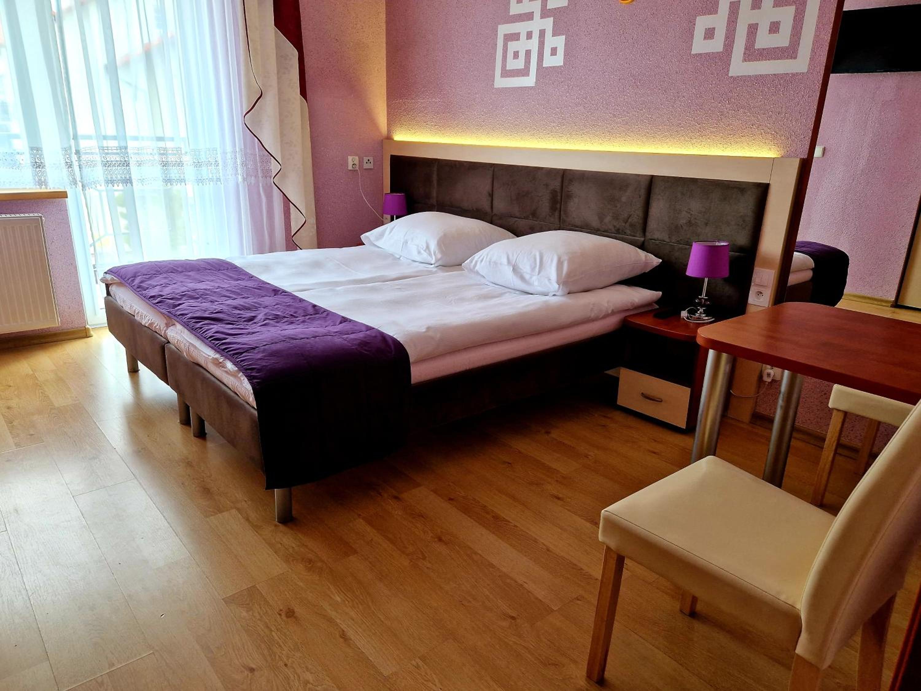 Double Room with Private Bathroom photo 3
