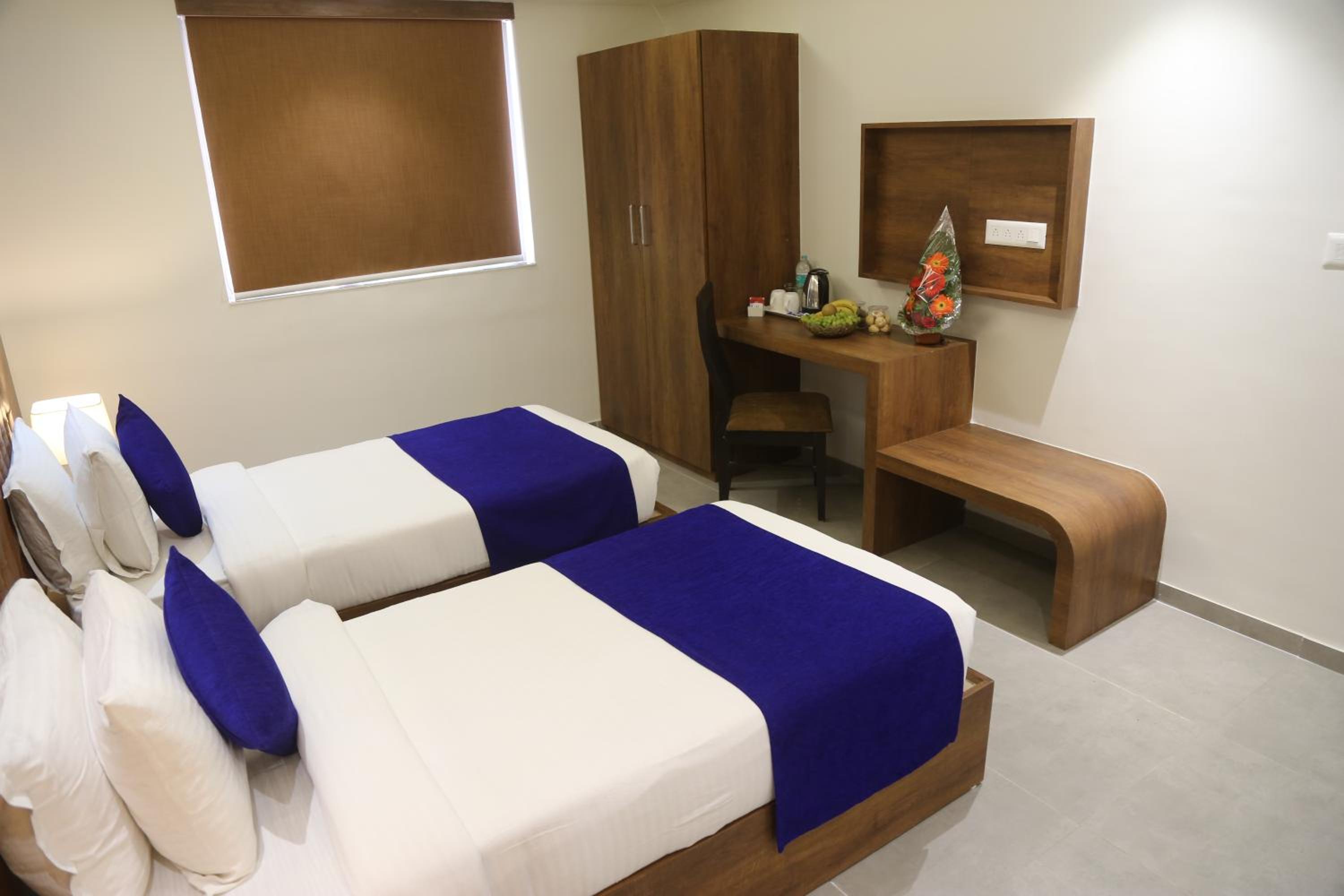 Twin Room - Photo 8