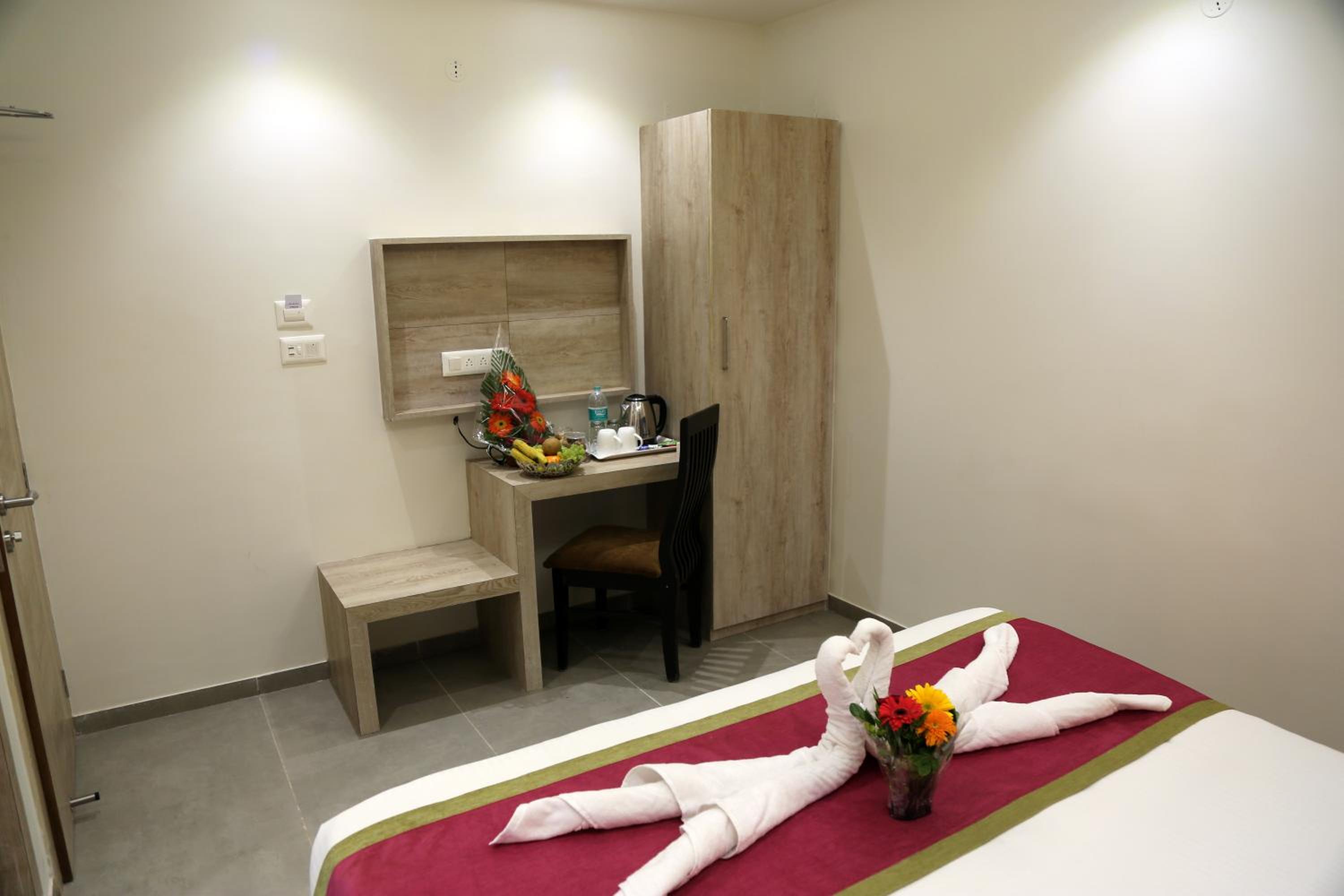 Twin Room - Photo 20