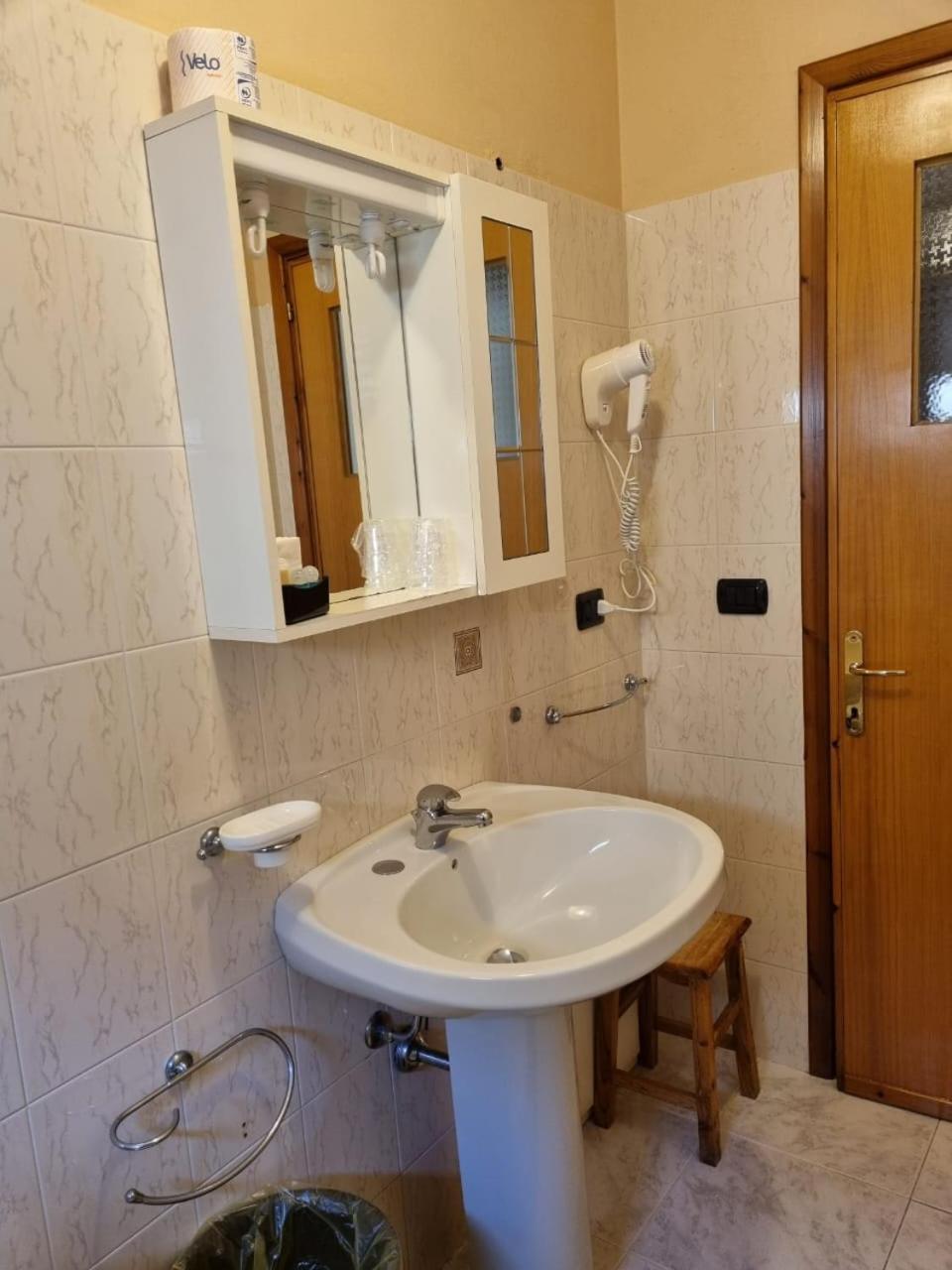 Double Room with Extra Bed - Photo 7